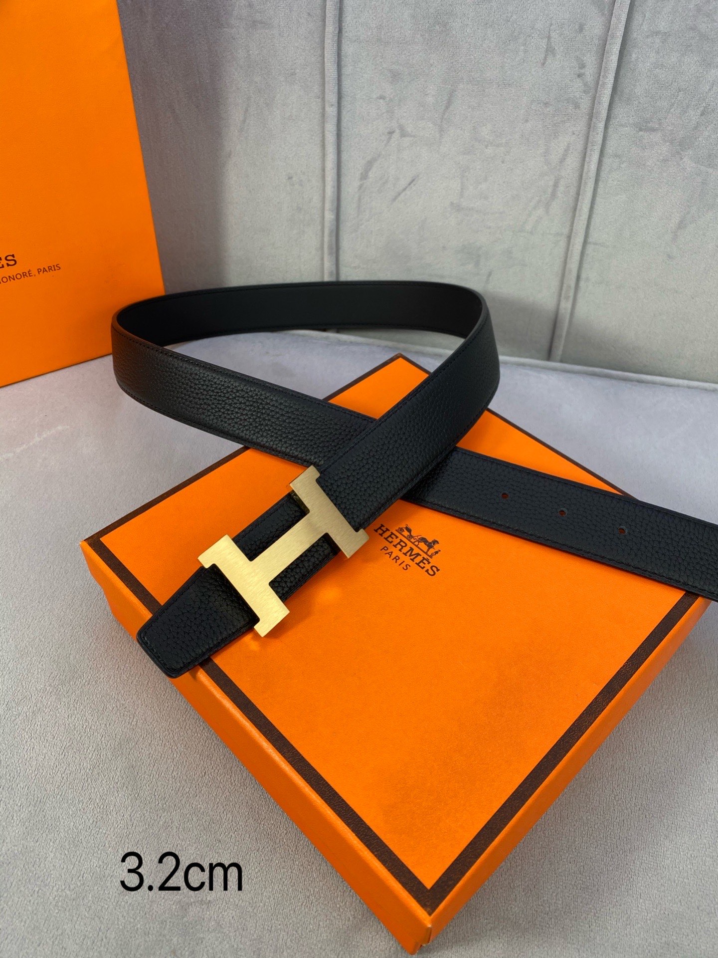  专柜同步 Hermes 爱马仕，专柜同款，3.2cm宽，带身采用进口头层Togo牛皮，boxer牛皮衬