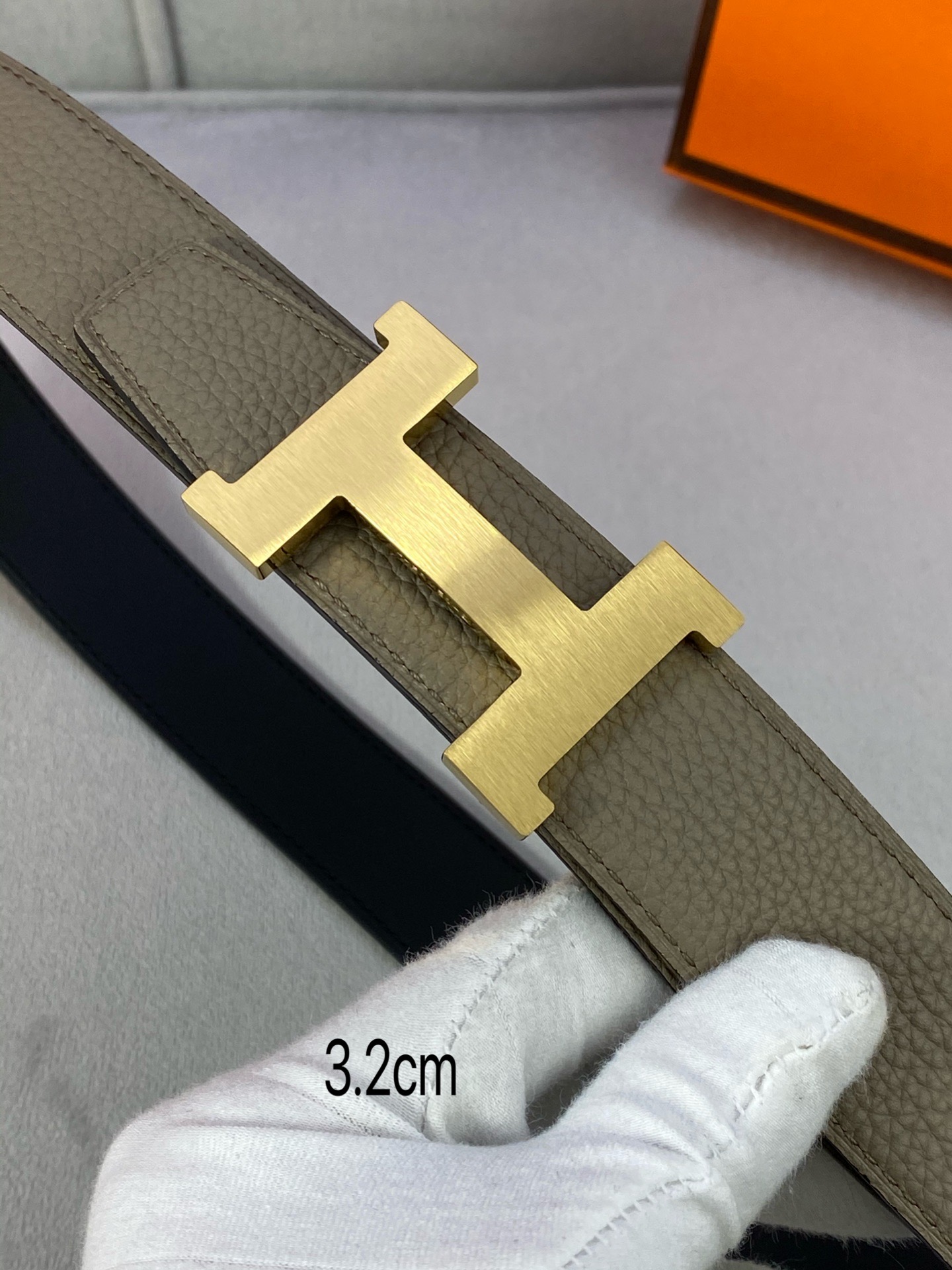  专柜同步 Hermes 爱马仕，专柜同款，3.2cm宽，带身采用进口头层Togo牛皮，boxer牛皮衬