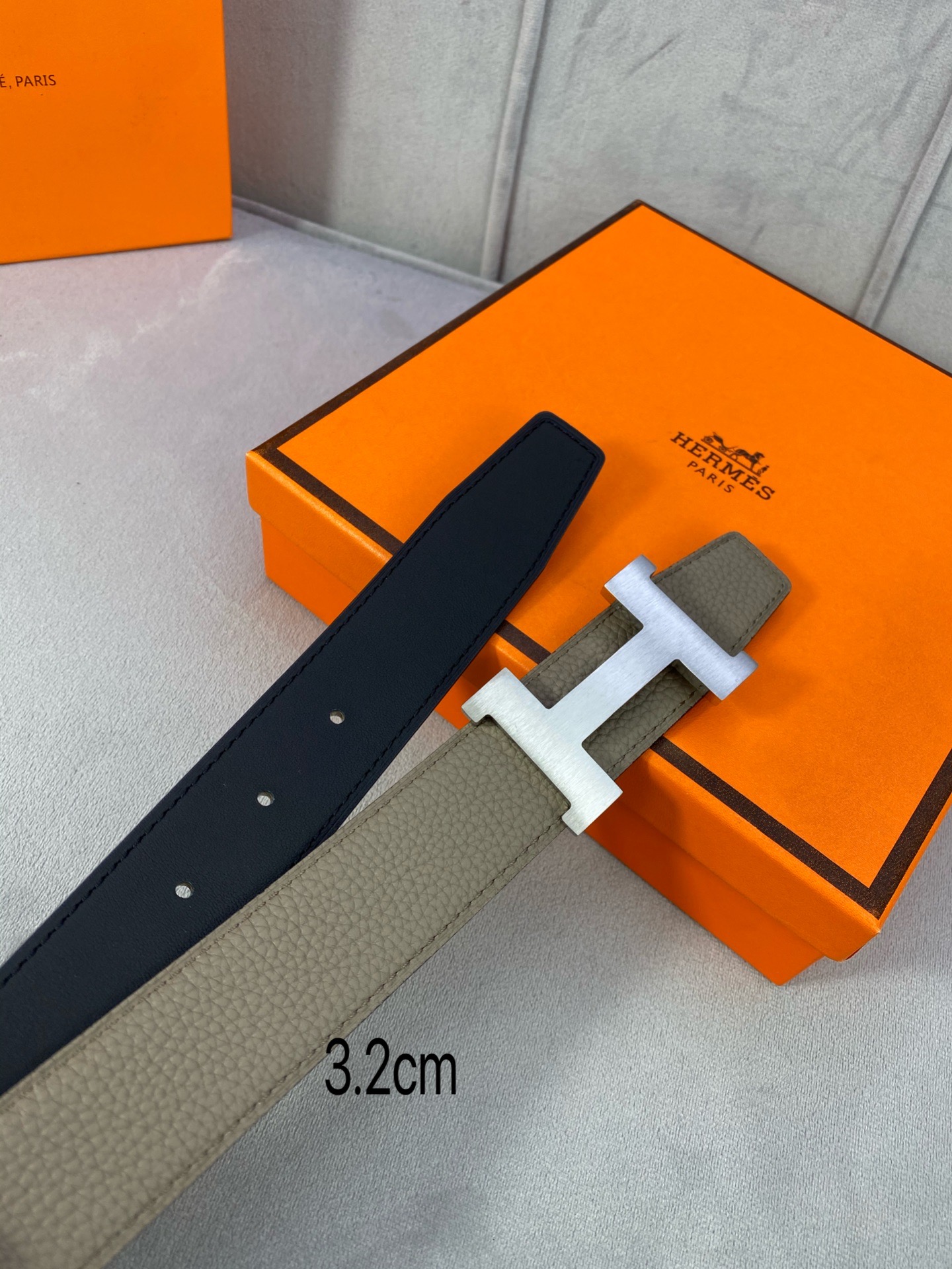  专柜同步 Hermes 爱马仕，专柜同款，3.2cm宽，带身采用进口头层Togo牛皮，boxer牛皮衬