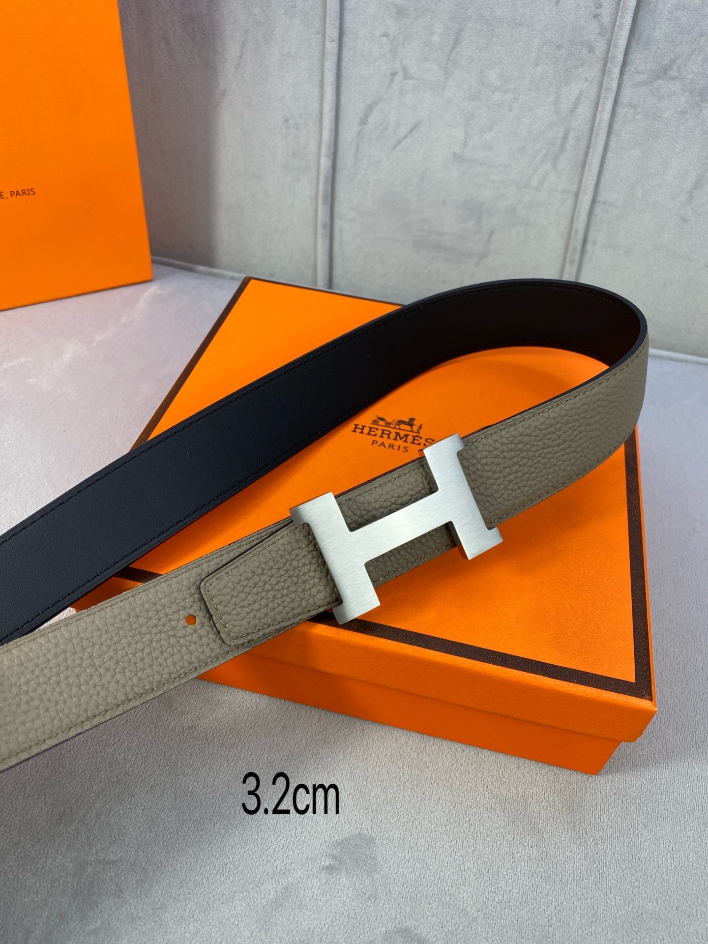  专柜同步 Hermes 爱马仕，专柜同款，3.2cm宽，带身采用进口头层Togo牛皮，boxer牛皮衬