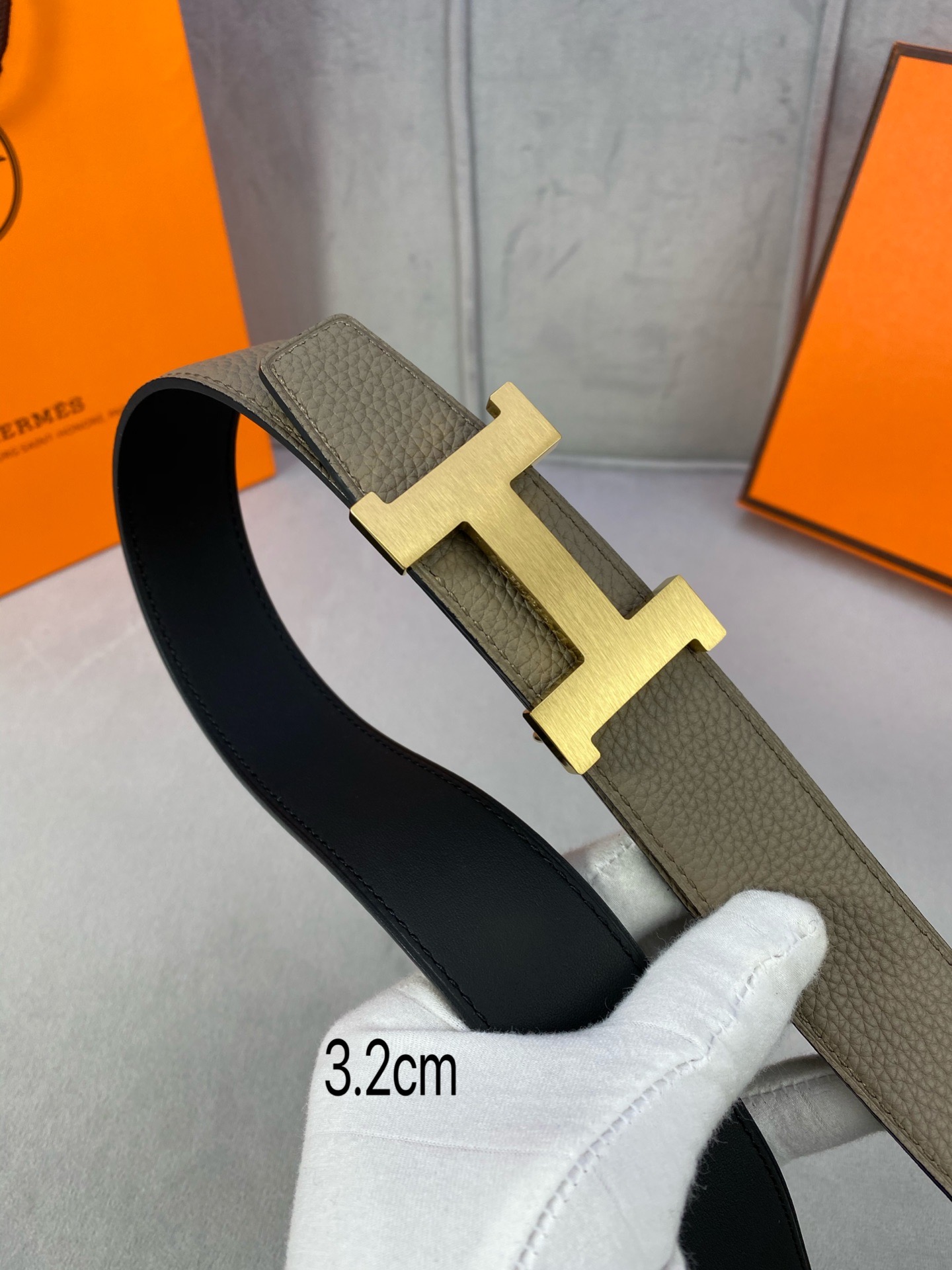  专柜同步 Hermes 爱马仕，专柜同款，3.2cm宽，带身采用进口头层Togo牛皮，boxer牛皮衬