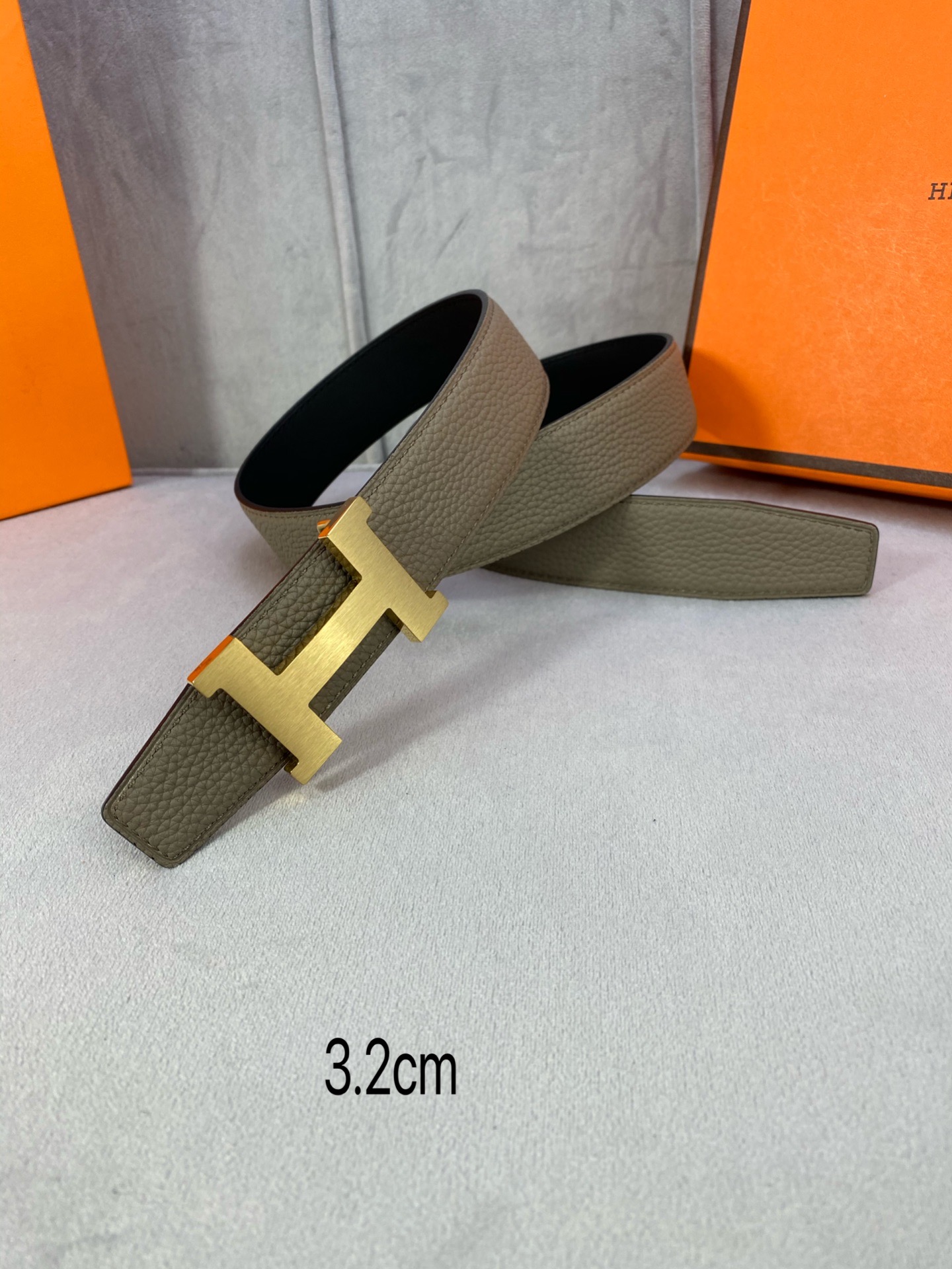  专柜同步 Hermes 爱马仕，专柜同款，3.2cm宽，带身采用进口头层Togo牛皮，boxer牛皮衬