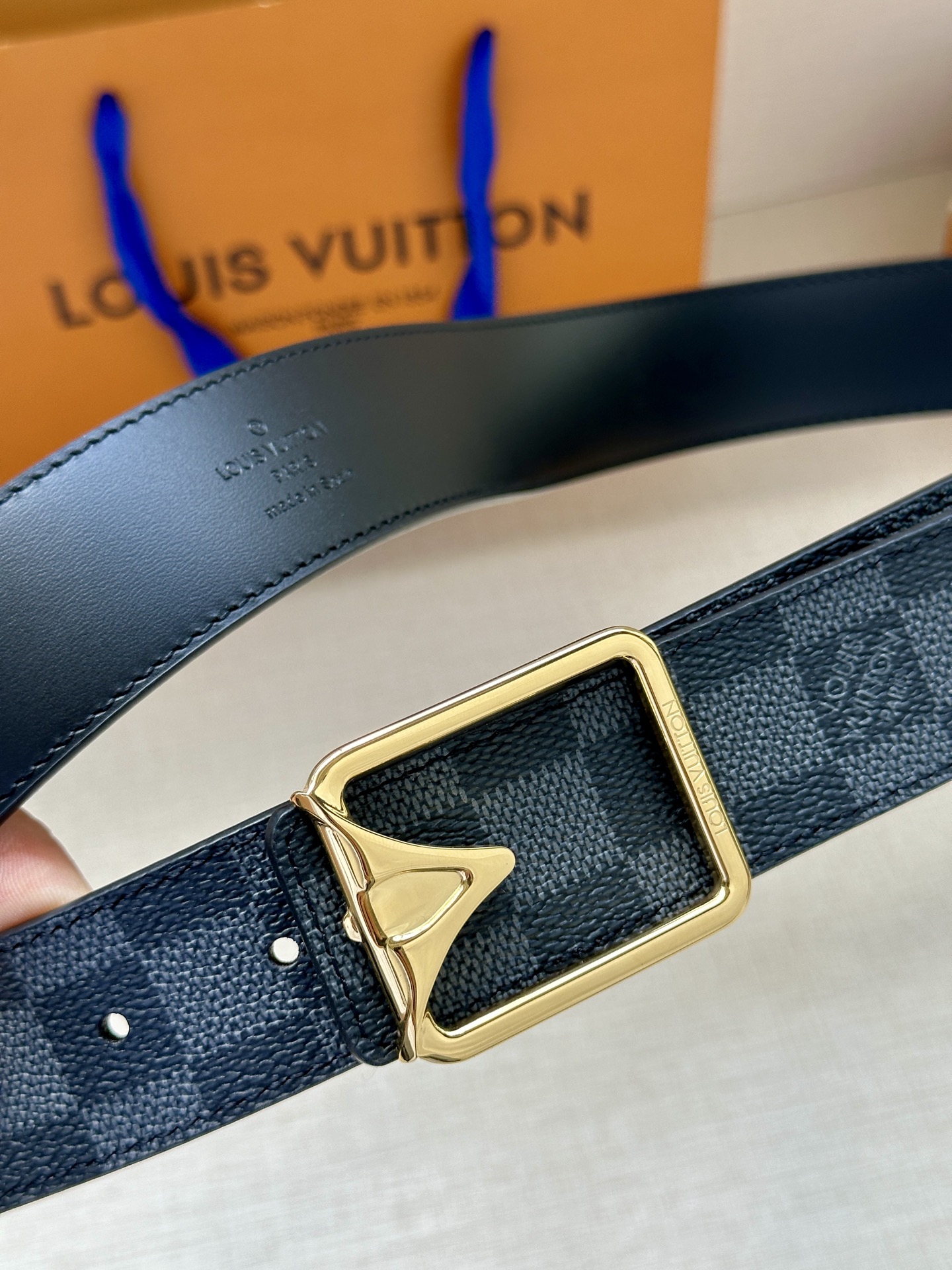 Louis Vuitton Initiales Monogram Eclipse Canvas Belt 3.4'' - Elegant Design 3 i1757939059348 170 0 1