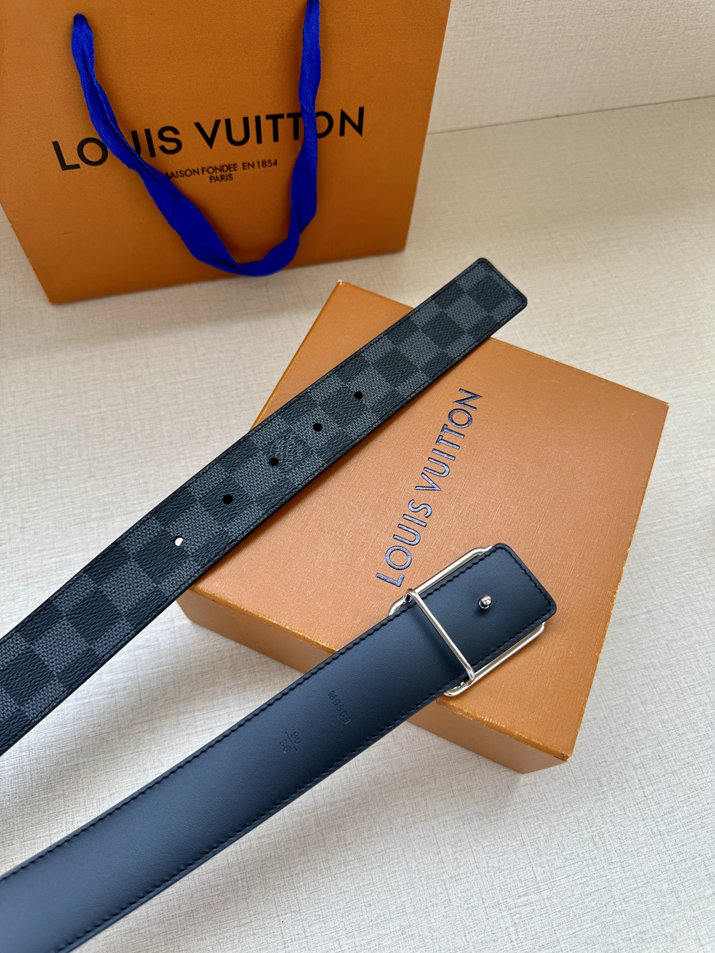 Louis Vuitton Initiales Monogram Eclipse Canvas Belt 3.4'' - Elegant Design 10 i1757939059393 7223 0 8
