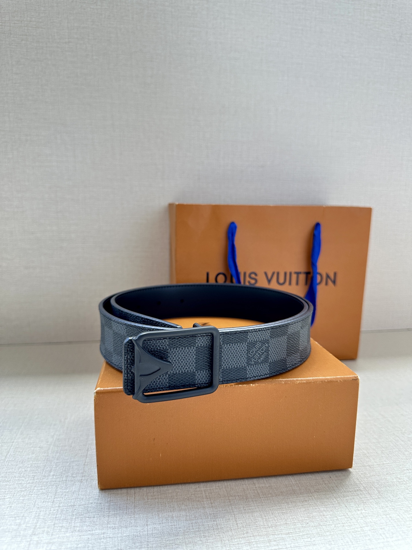 Louis Vuitton Initiales Monogram Eclipse Canvas Belt 3.4'' - Elegant Design 5 i1757939059448 1434 0 3