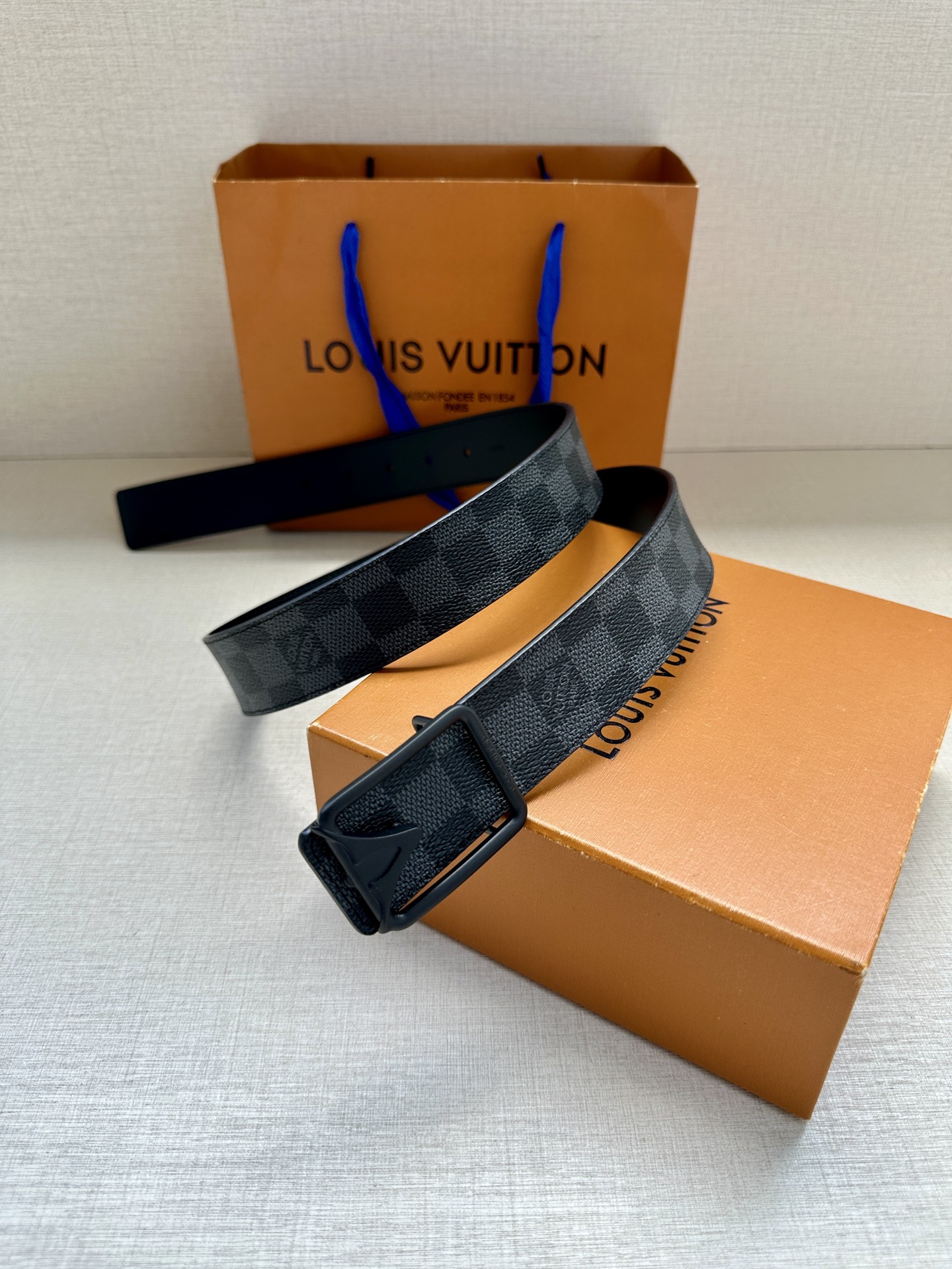 Louis Vuitton Initiales Monogram Eclipse Canvas Belt 3.4'' - Elegant Design 6 i1757939060926 3931 0 4