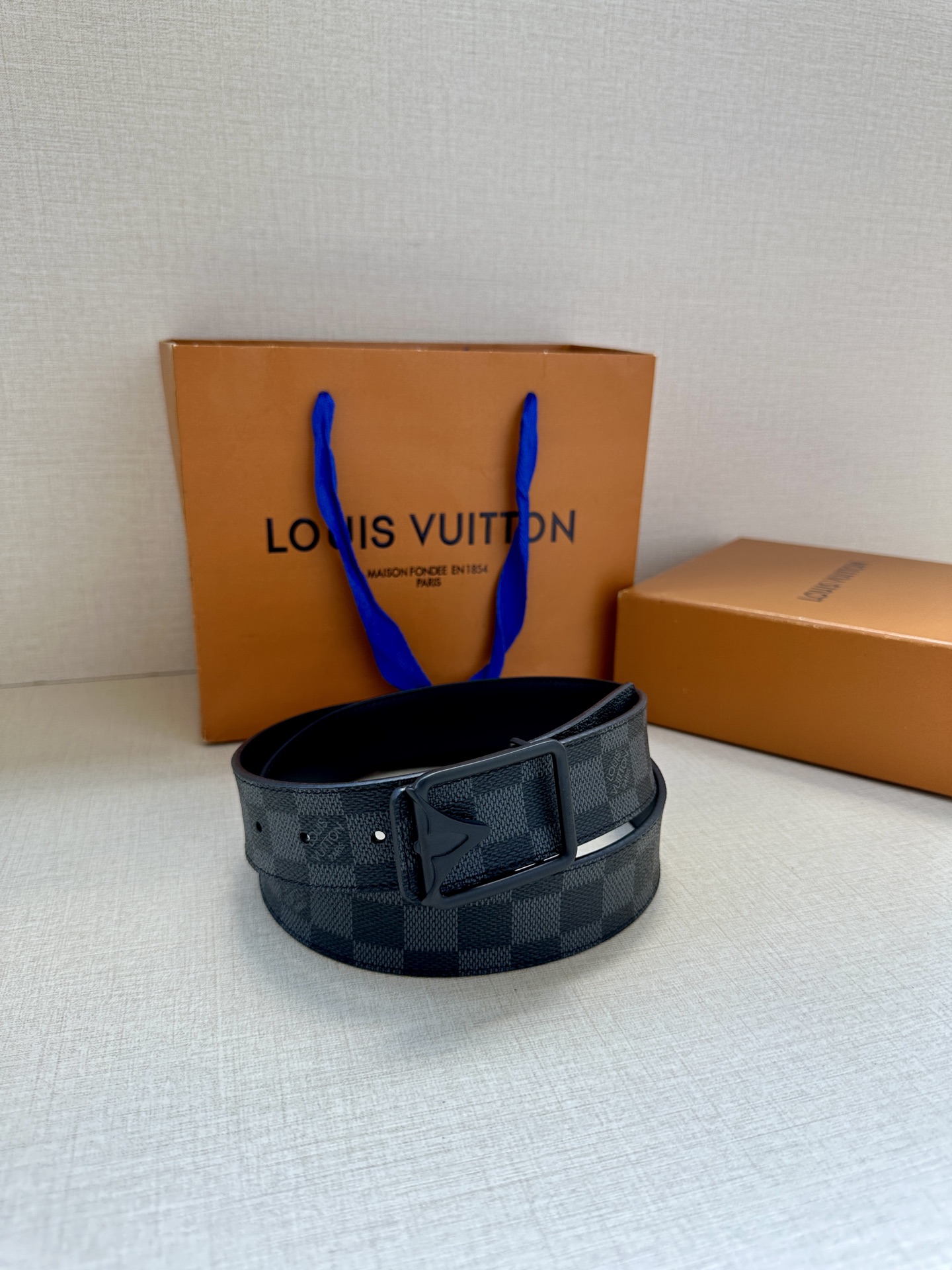 Louis Vuitton Initiales Monogram Eclipse Canvas Belt 3.4'' - Elegant Design 7 i1757939060958 9104 0 5