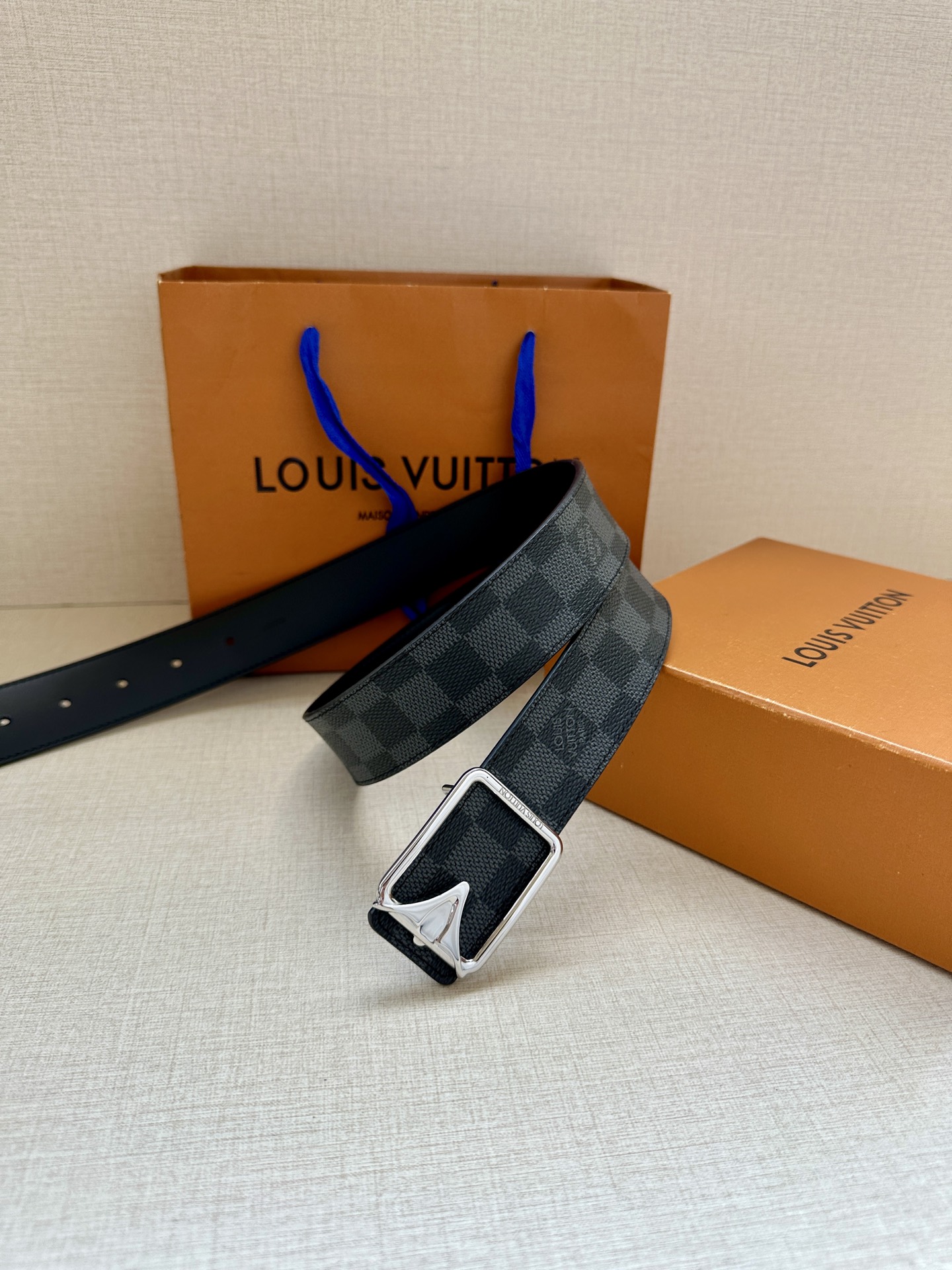 Louis Vuitton Initiales Monogram Eclipse Canvas Belt 3.4'' - Elegant Design 8 i1757939061011 9144 0 6