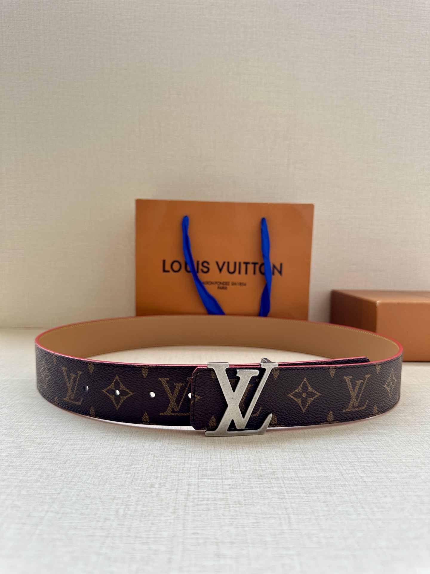 Louis Vuitton Initiales 4.0 CM Reversible Belt Monogram Taurillon Leather