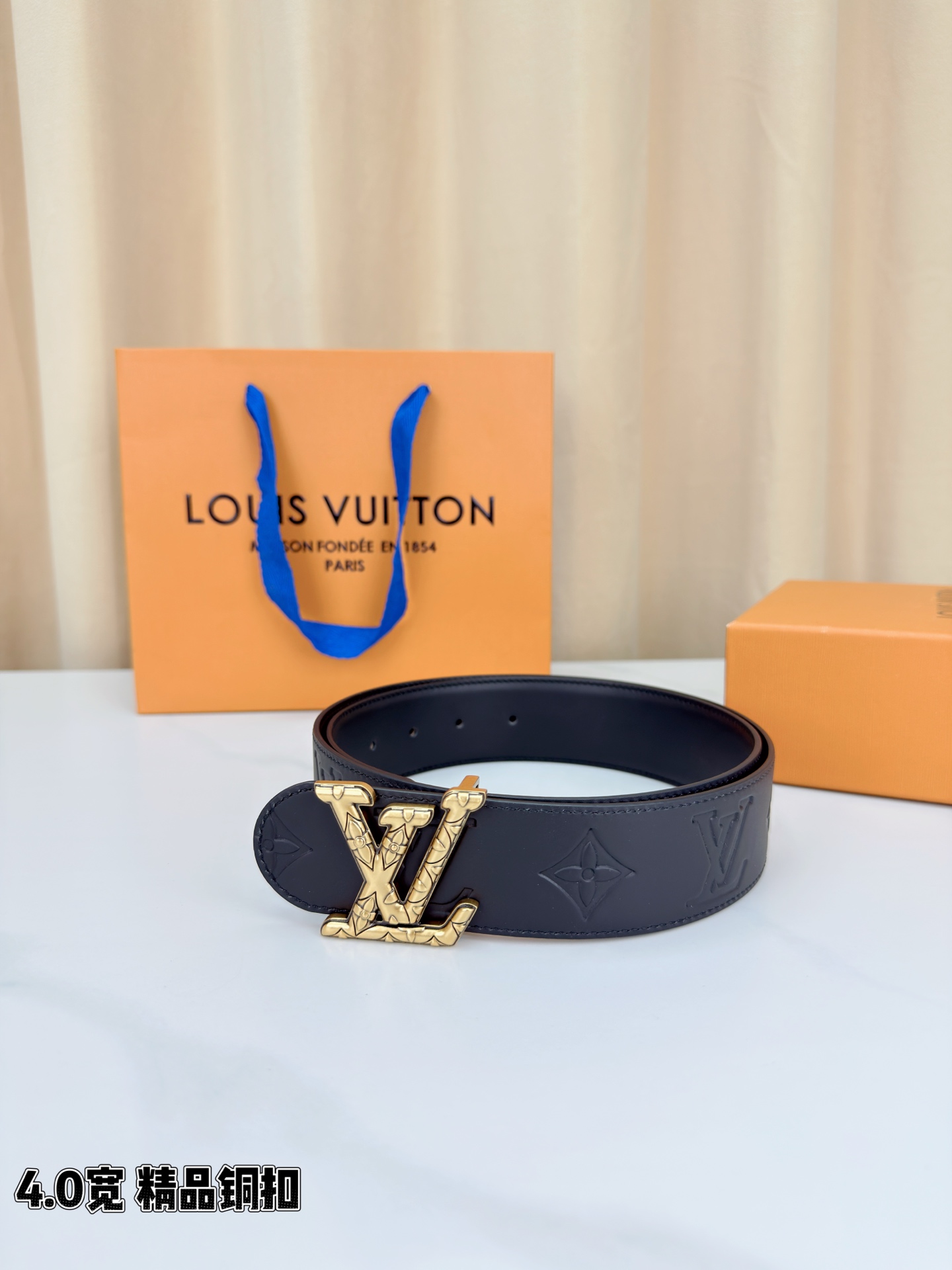 LV 4.0cm铜扣皮带 黑色压纹皮革-Top High Quatity Cheap Sneakers Fashion Clothing Clothes Bags handbags Shoes of all Brand wholesale With The best Quality And Beautiful Price from China Factory Chinese suppliers wholesaler seller LV 4.0cm铜扣皮带 黑色压纹皮革