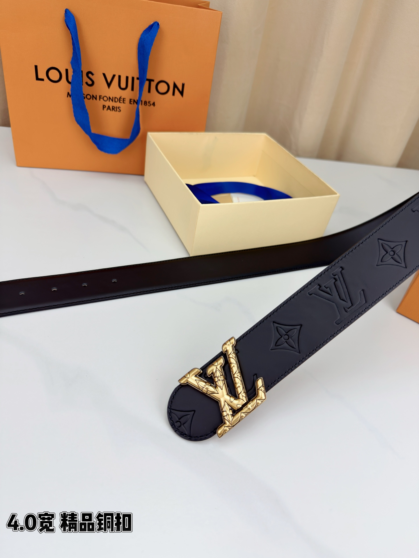 LV 4.0cm铜扣皮带 黑色压纹皮革-Top High Quatity Cheap Sneakers Fashion Clothing Clothes Bags handbags Shoes of all Brand wholesale With The best Quality And Beautiful Price from China Factory Chinese suppliers wholesaler seller LV 4.0cm铜扣皮带 黑色压纹皮革