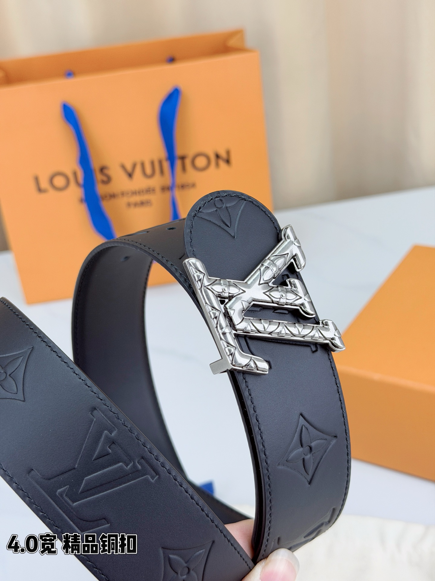 LV 4.0cm铜扣皮带 黑色压纹皮革-Top High Quatity Cheap Sneakers Fashion Clothing Clothes Bags handbags Shoes of all Brand wholesale With The best Quality And Beautiful Price from China Factory Chinese suppliers wholesaler seller LV 4.0cm铜扣皮带 黑色压纹皮革