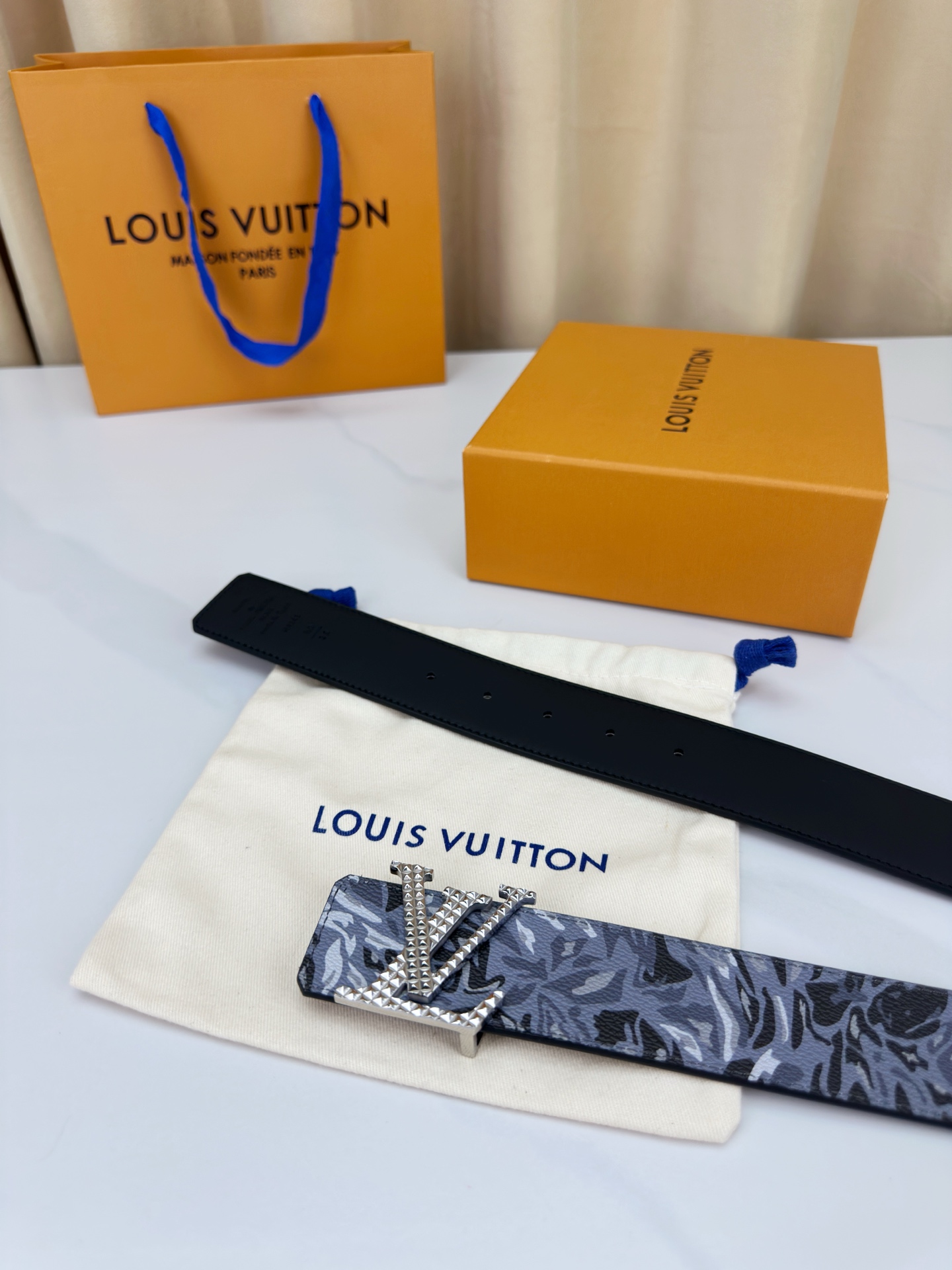 4.0宽精品钢扣皮带 采用立体菱形纹钢扣设计 搭配丛林迷彩与灰调迷彩两款艺术图案皮革-Top High Quatity Cheap Sneakers Fashion Clothing Clothes Bags handbags Shoes of all Brand wholesale With The best Quality And Beautiful Price from China Factory Chinese suppliers wholesaler seller 4.0宽精品钢扣皮带 采用立体菱形纹钢扣设计 搭配丛林迷彩与灰调迷彩两款艺术图案皮革