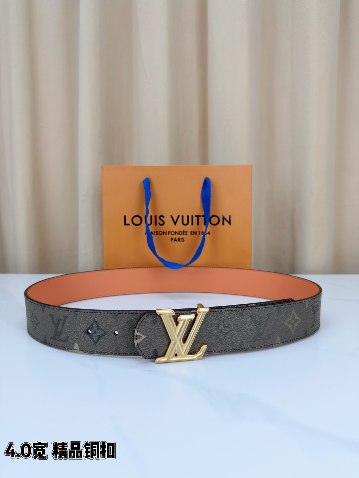 LV 4.0cm宽铜扣老花皮带，经典Monogram老花纹理质感拉满，4.0cm宽幅适配各类裤型，亮面/