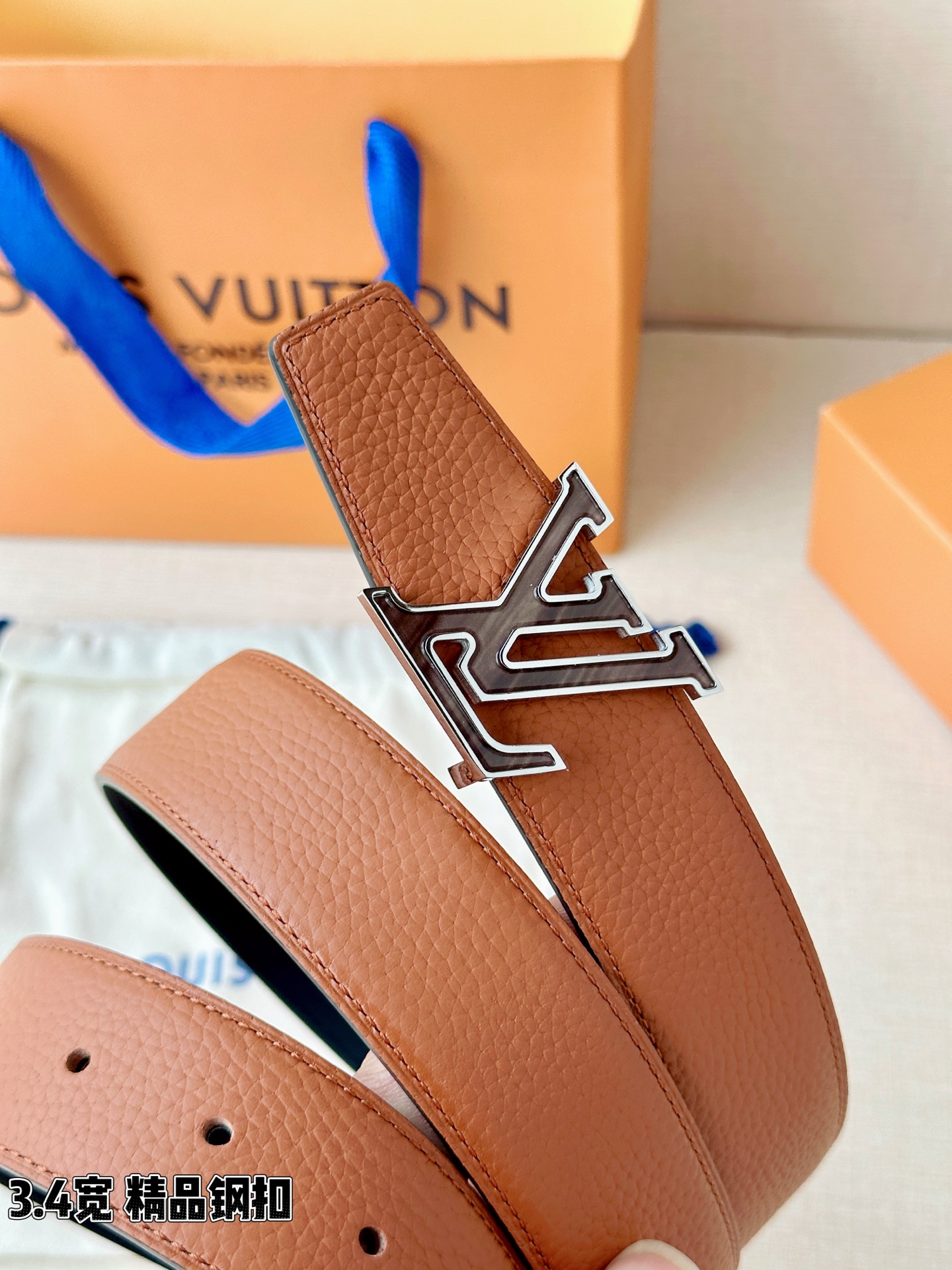 3.4宽 LV Aerogram单面荔枝纹腰带令 LV 新款Aerogram-Top High Quatity Cheap Sneakers Fashion Clothing Clothes Bags handbags Shoes of all Brand wholesale With The best Quality And Beautiful Price from China Factory Chinese suppliers wholesaler seller 3.4宽 LV Aerogram单面荔枝纹腰带令 LV 新款Aerogram