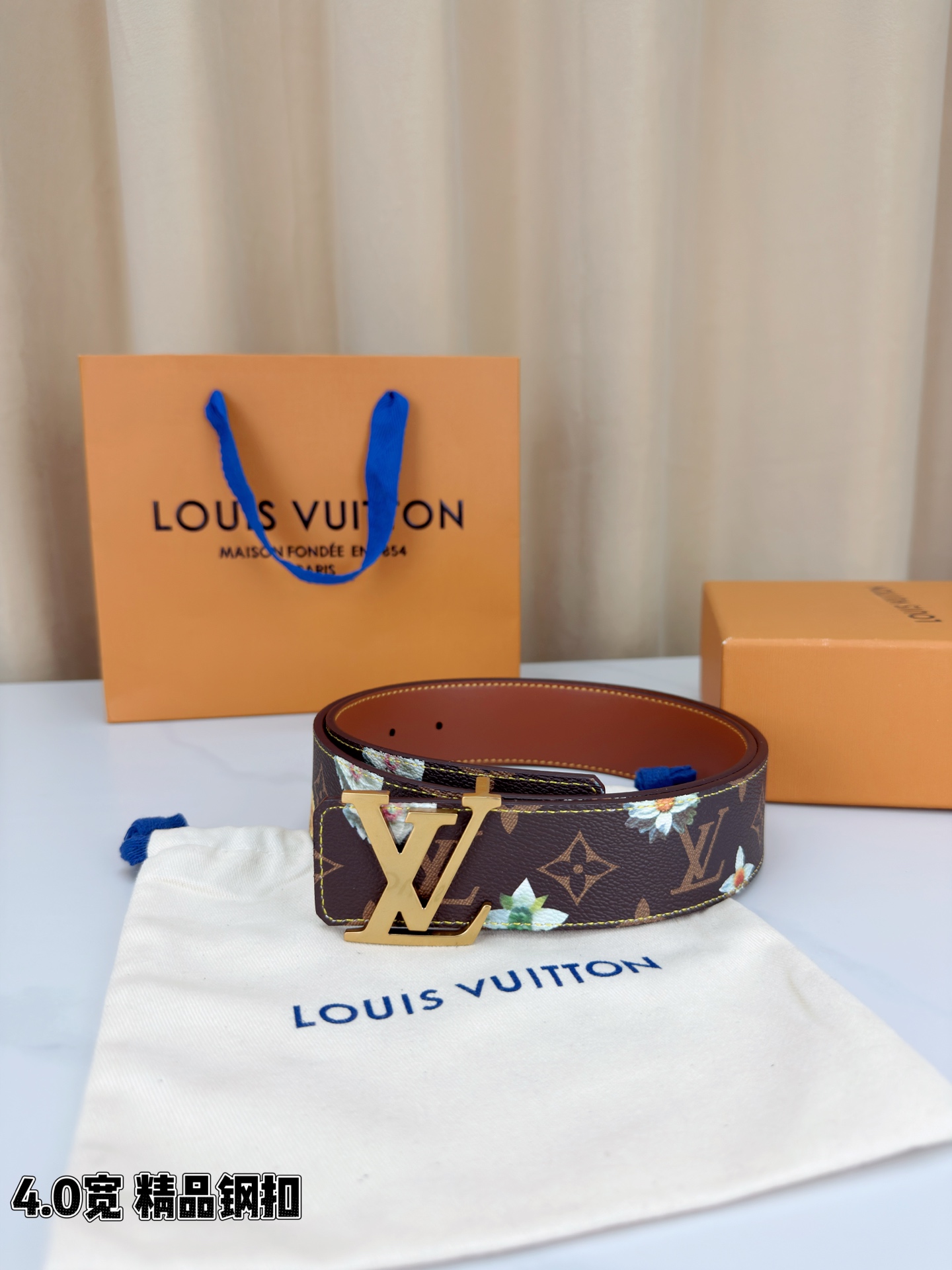 4.0宽 LV Initiales Monogram Flower 双面腰带以 Monogram 印花和