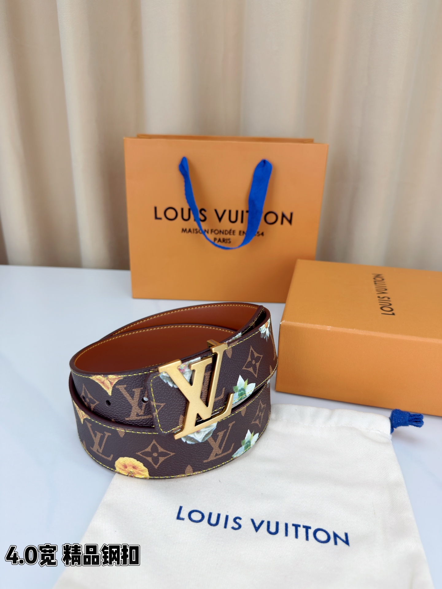 4.0宽 LV Initiales Monogram Flower 双面腰带以 Monogram 印花和