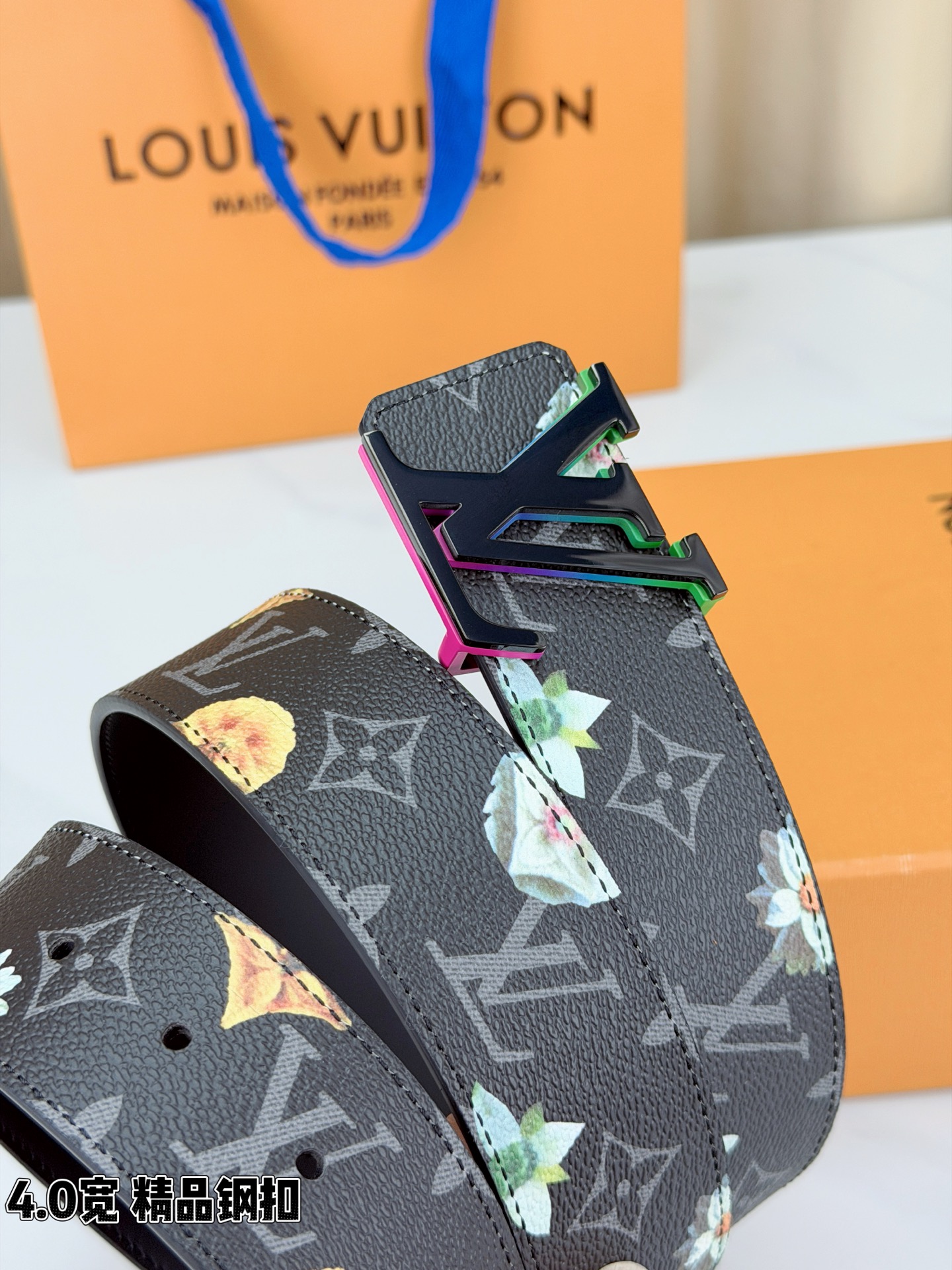 4.0宽 LV Initiales Monogram Flower 双面腰带以 Monogram 印花和