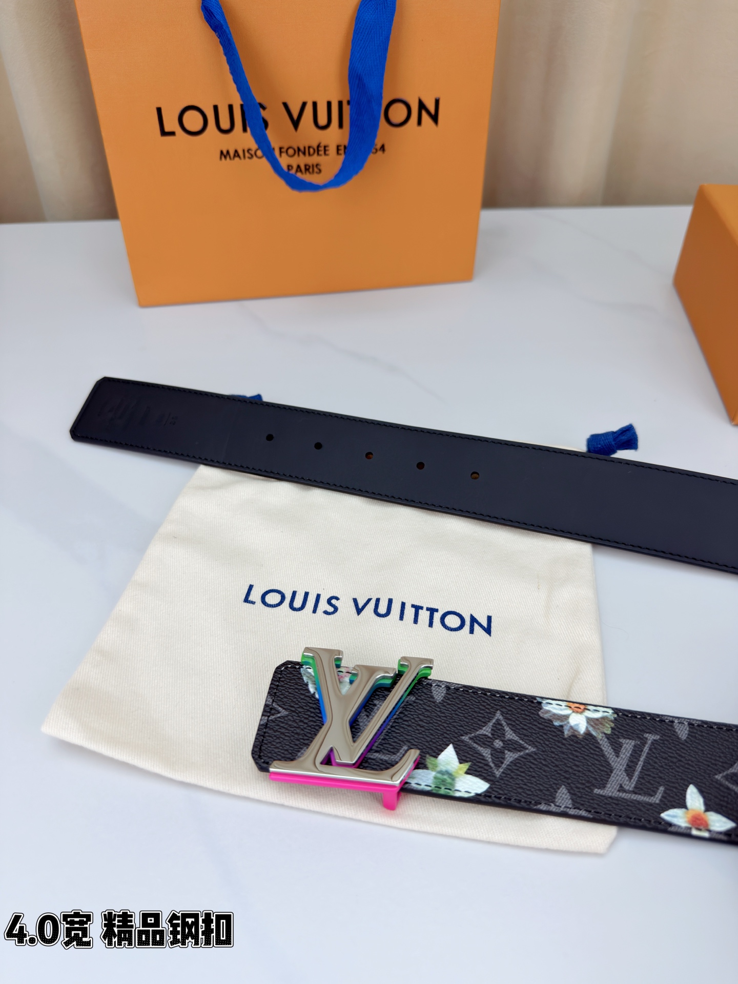 4.0宽 LV Initiales Monogram Flower 双面腰带以 Monogram 印花和