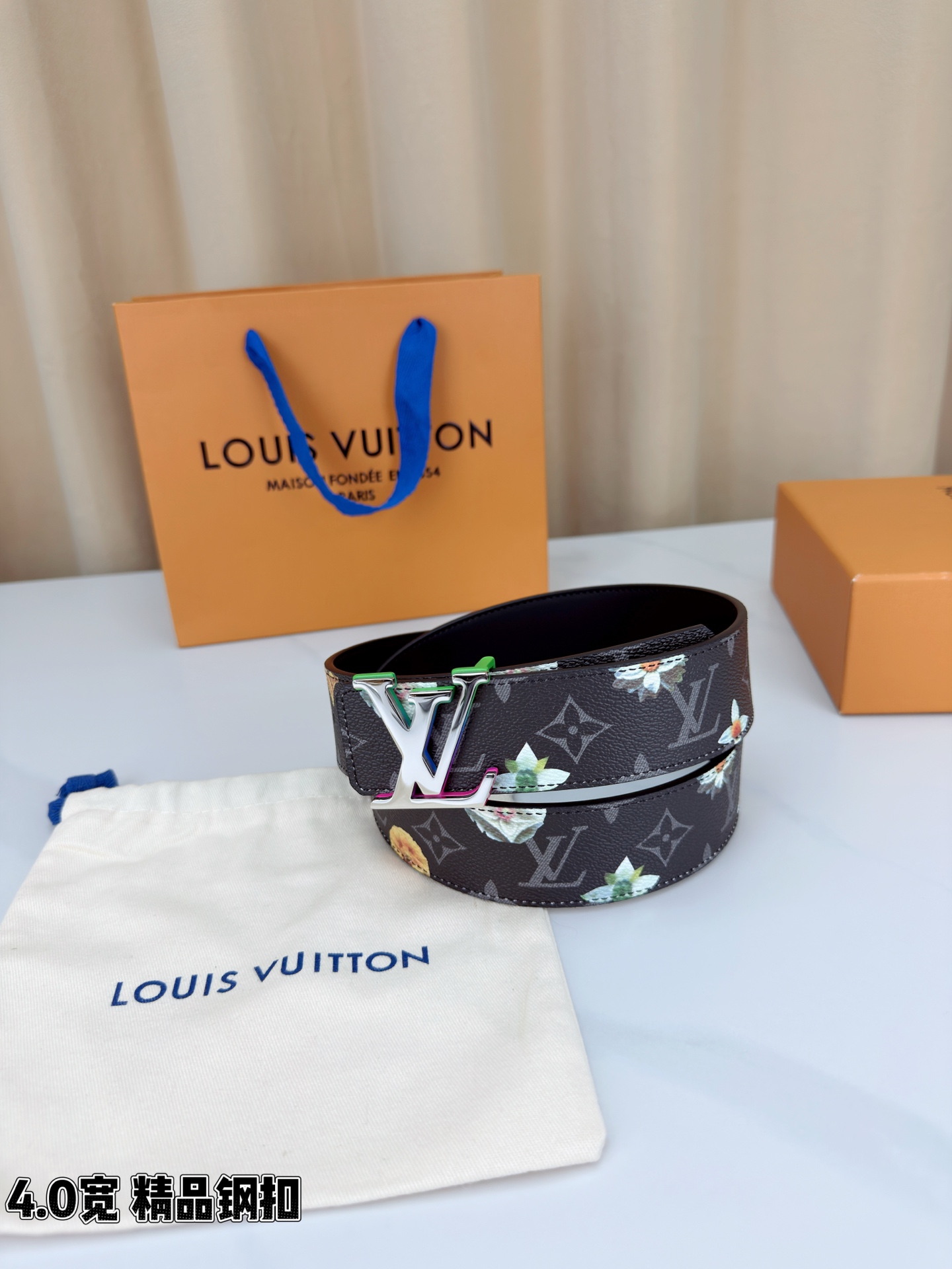 4.0宽 LV Initiales Monogram Flower 双面腰带以 Monogram 印花和