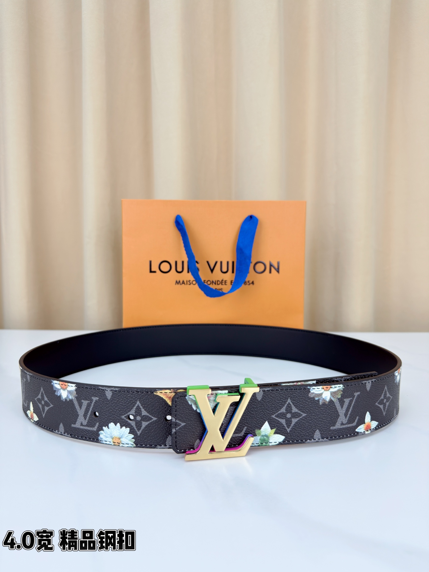 4.0宽 LV Initiales Monogram Flower 双面腰带以 Monogram 印花和