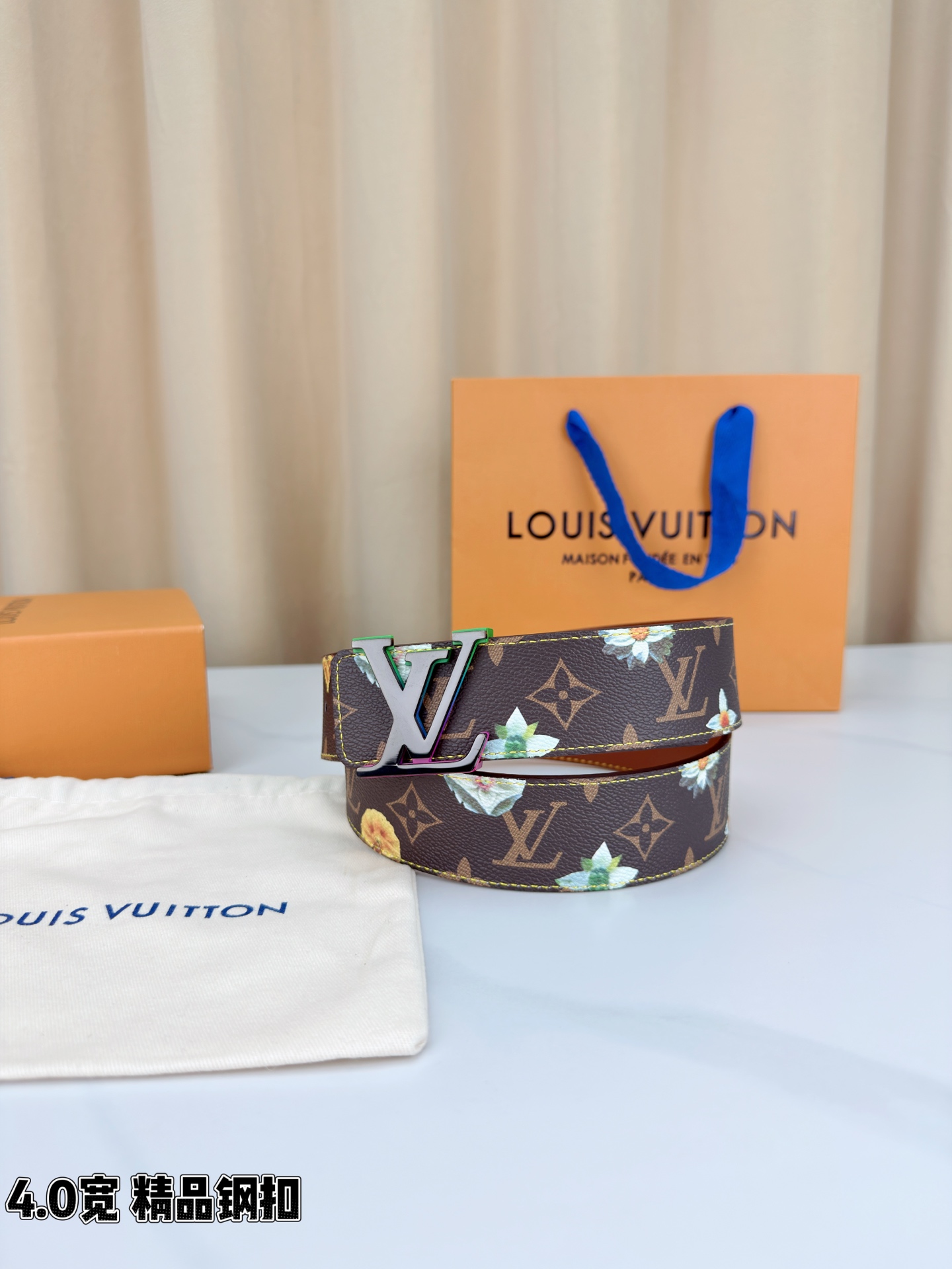 4.0宽 LV Initiales Monogram Flower 双面腰带以 Monogram 印花和