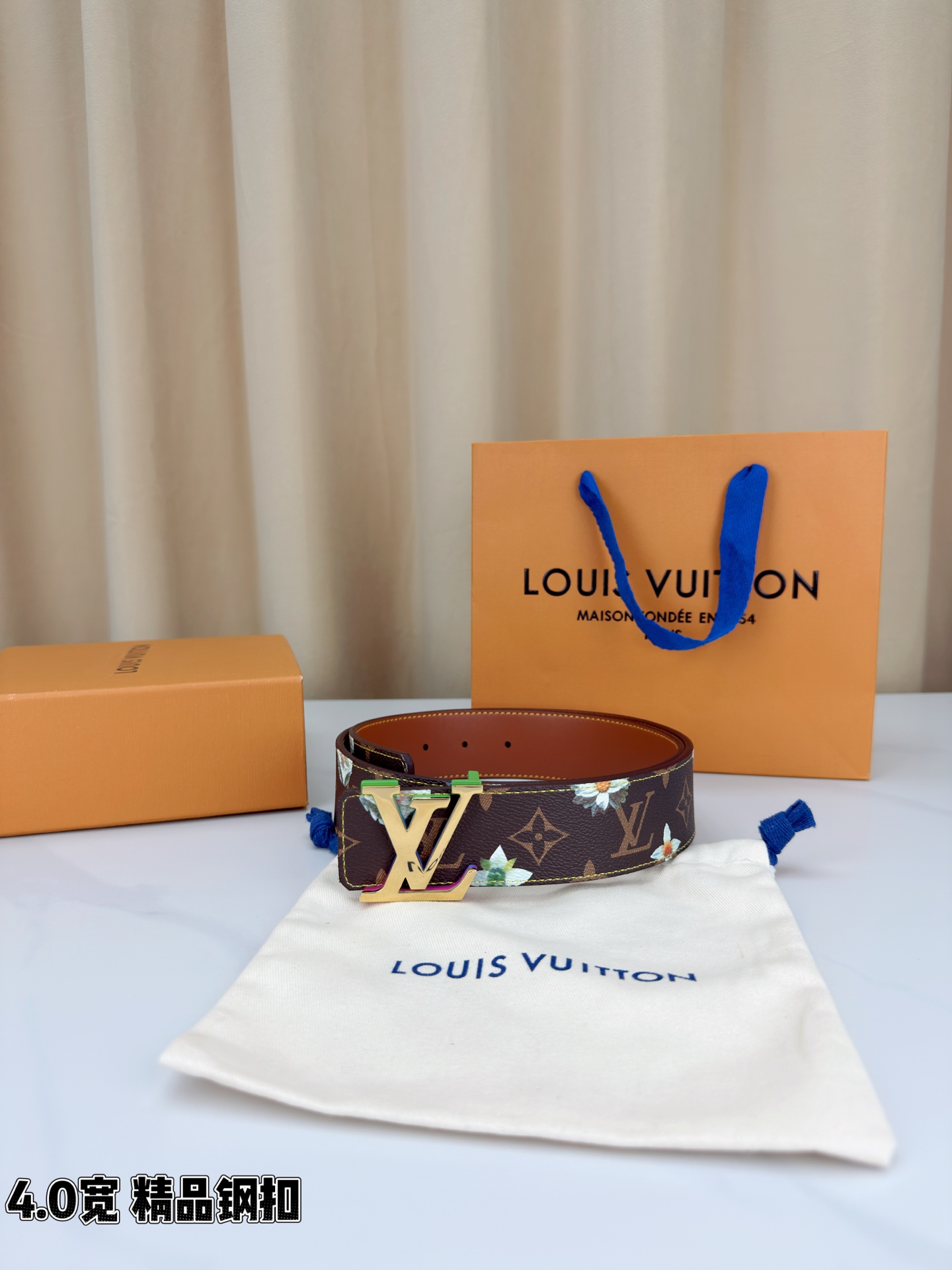 4.0宽 LV Initiales Monogram Flower 双面腰带以 Monogram 印花和