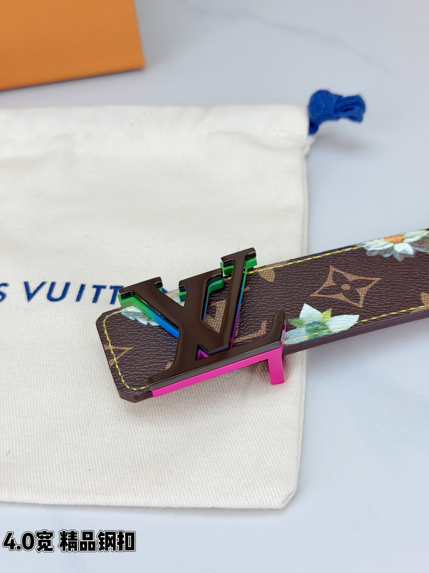 4.0宽 LV Initiales Monogram Flower 双面腰带以 Monogram 印花和