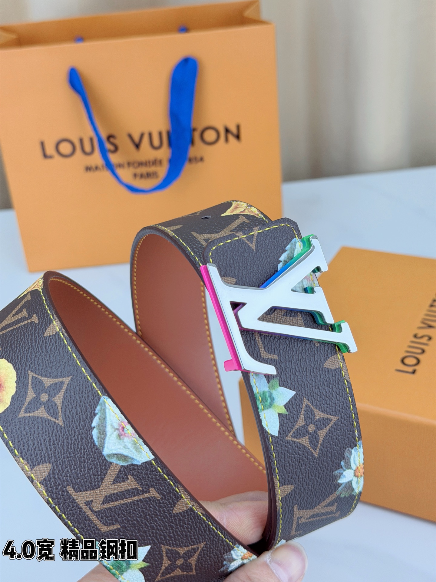 4.0宽 LV Initiales Monogram Flower 双面腰带以 Monogram 印花和