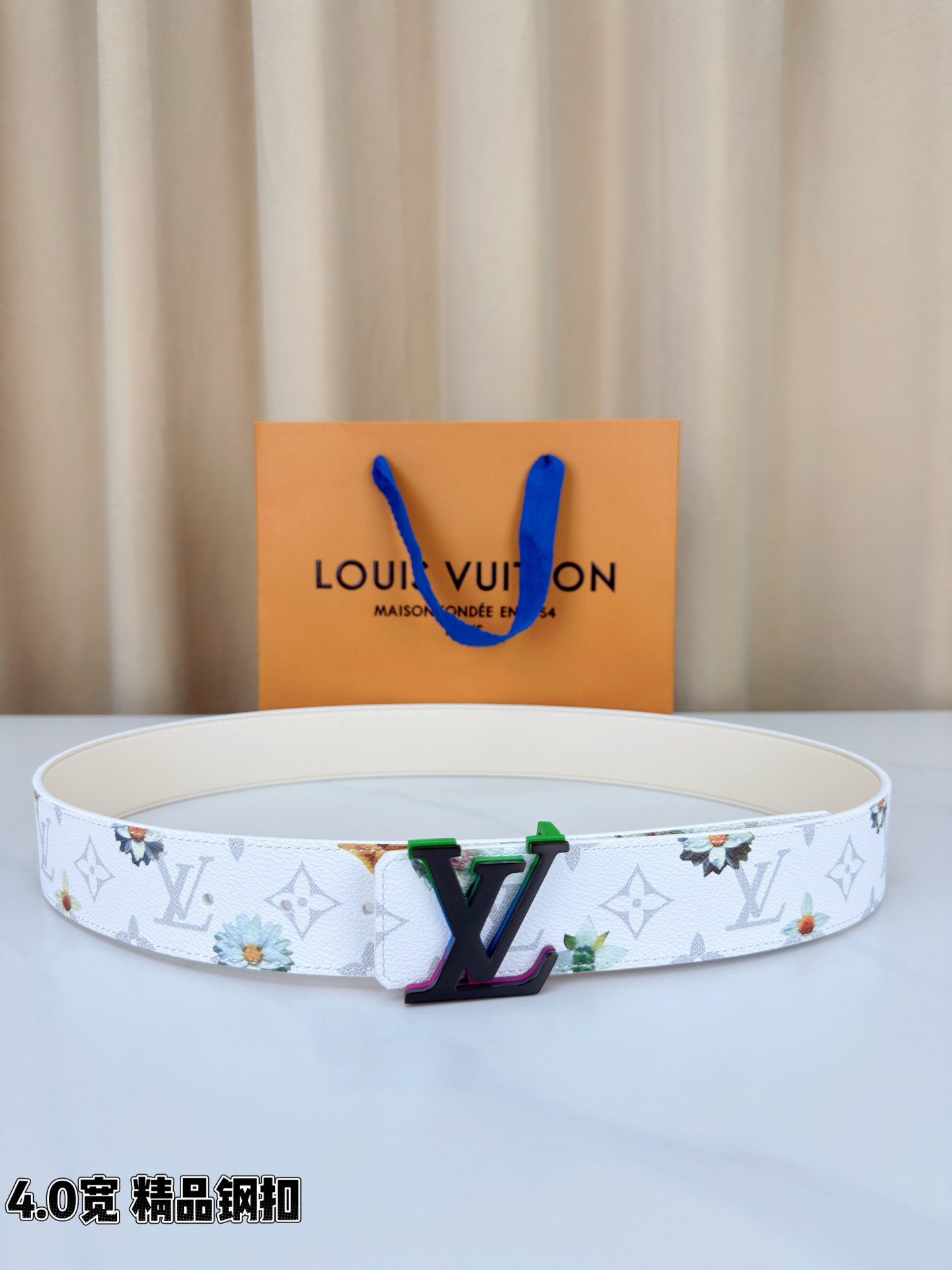 4.0宽 LV Initiales Monogram Flower 双面腰带以 Monogram 印花和