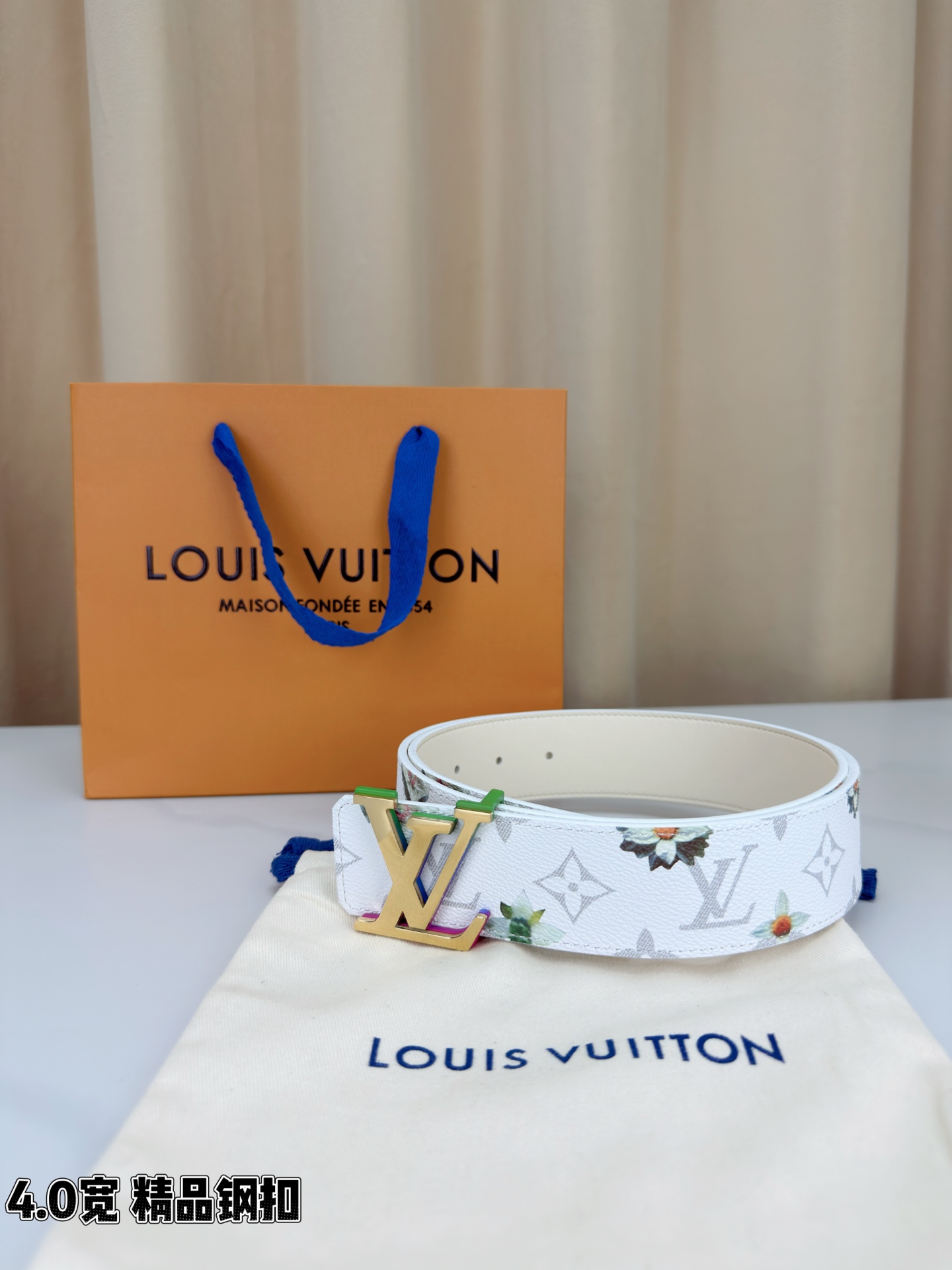 4.0宽 LV Initiales Monogram Flower 双面腰带以 Monogram 印花和