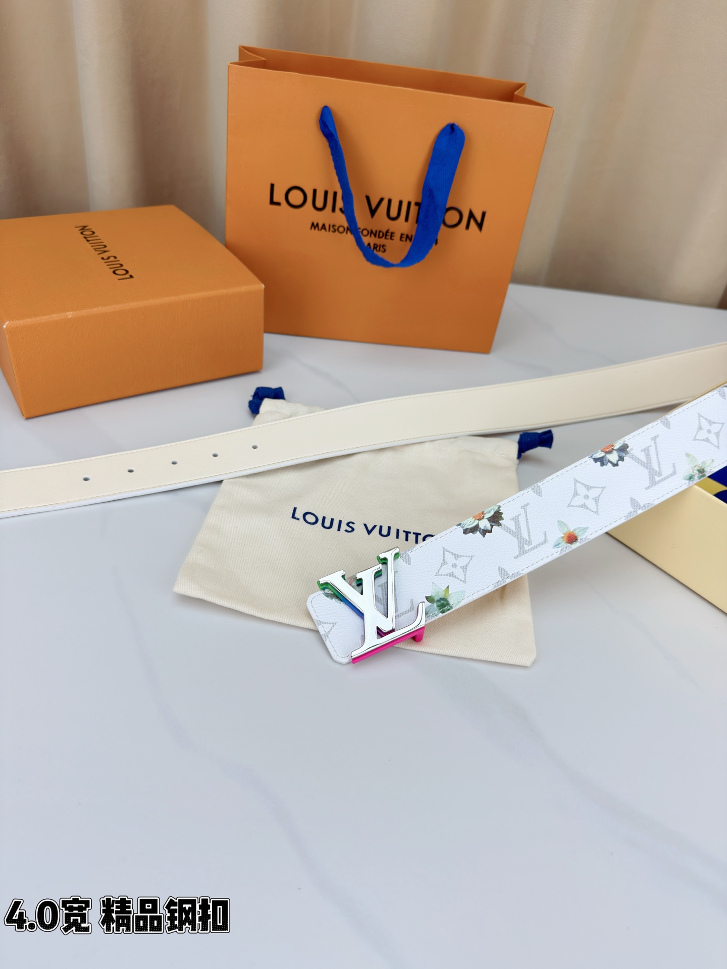 4.0宽 LV Initiales Monogram Flower 双面腰带以 Monogram 印花和