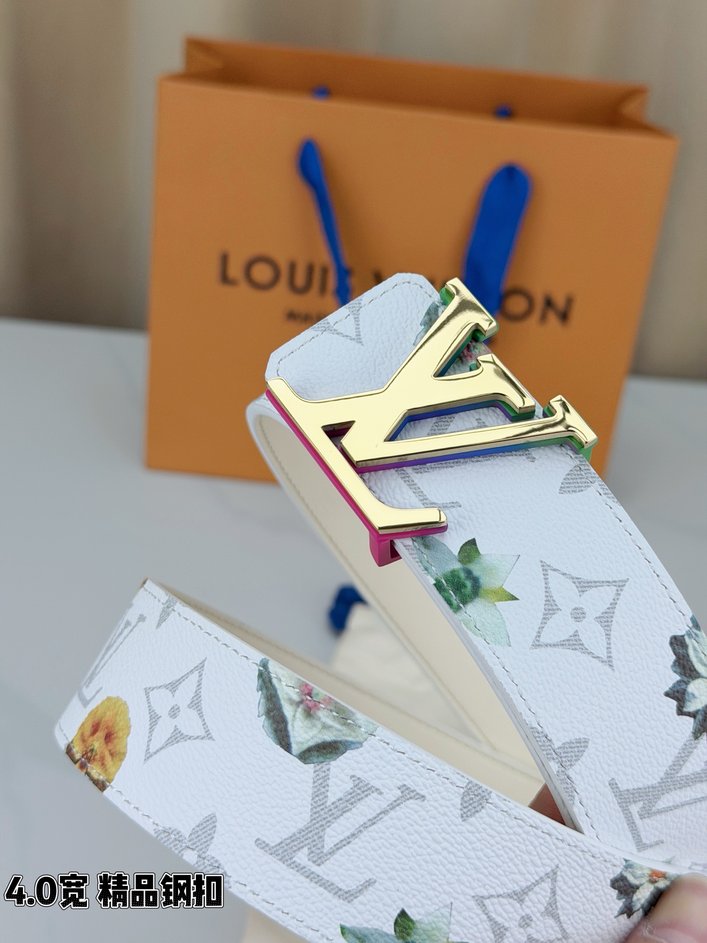 4.0宽 LV Initiales Monogram Flower 双面腰带以 Monogram 印花和