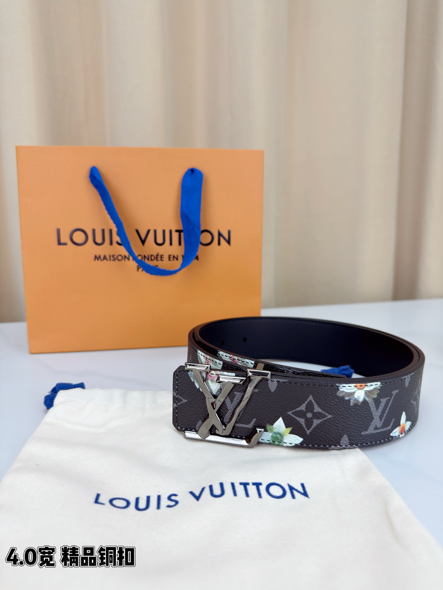 4.0宽 LV Initiales Monogram Flower 双面腰带以 Monogram 印花和