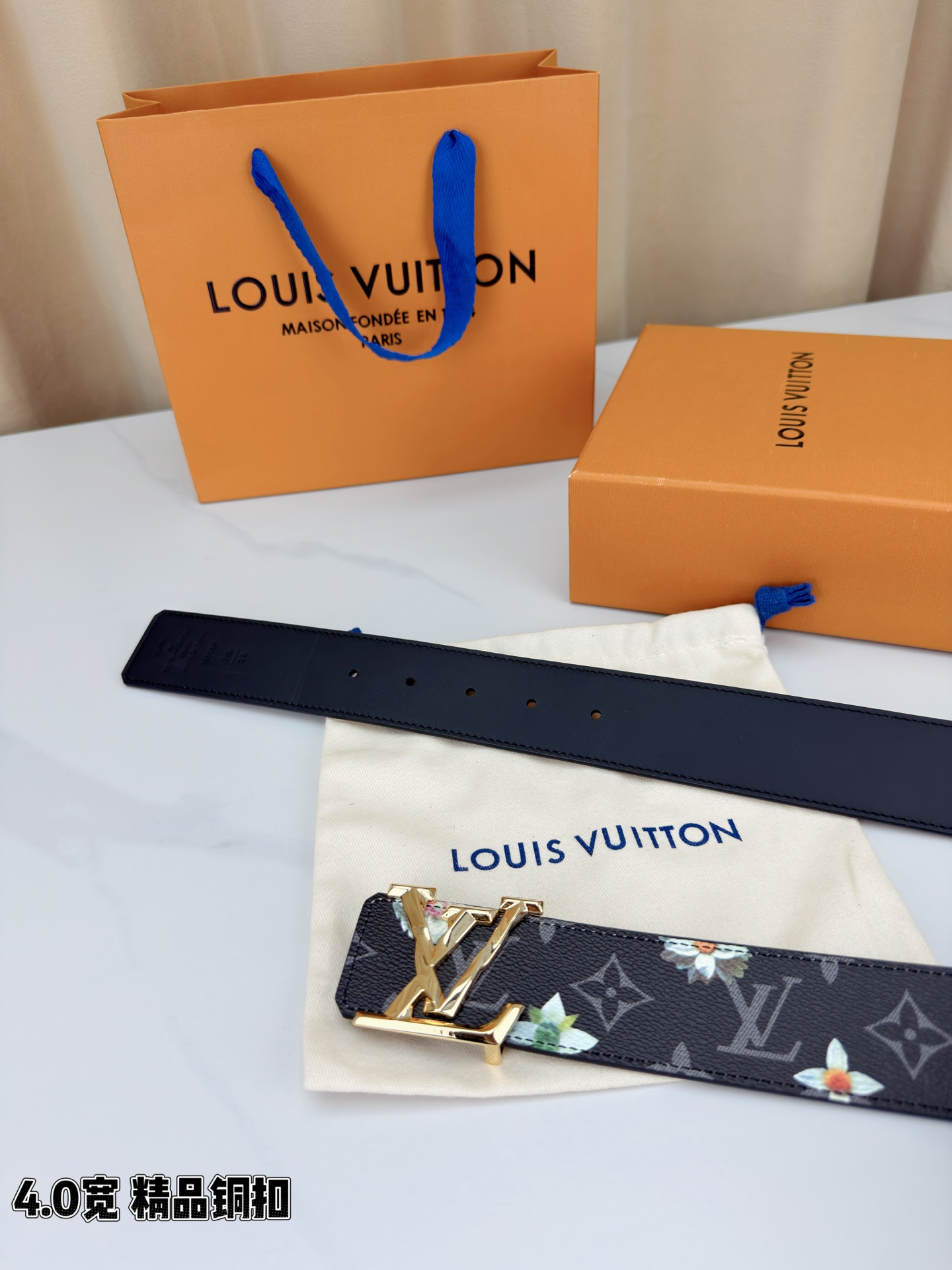 4.0宽 LV Initiales Monogram Flower 双面腰带以 Monogram 印花和