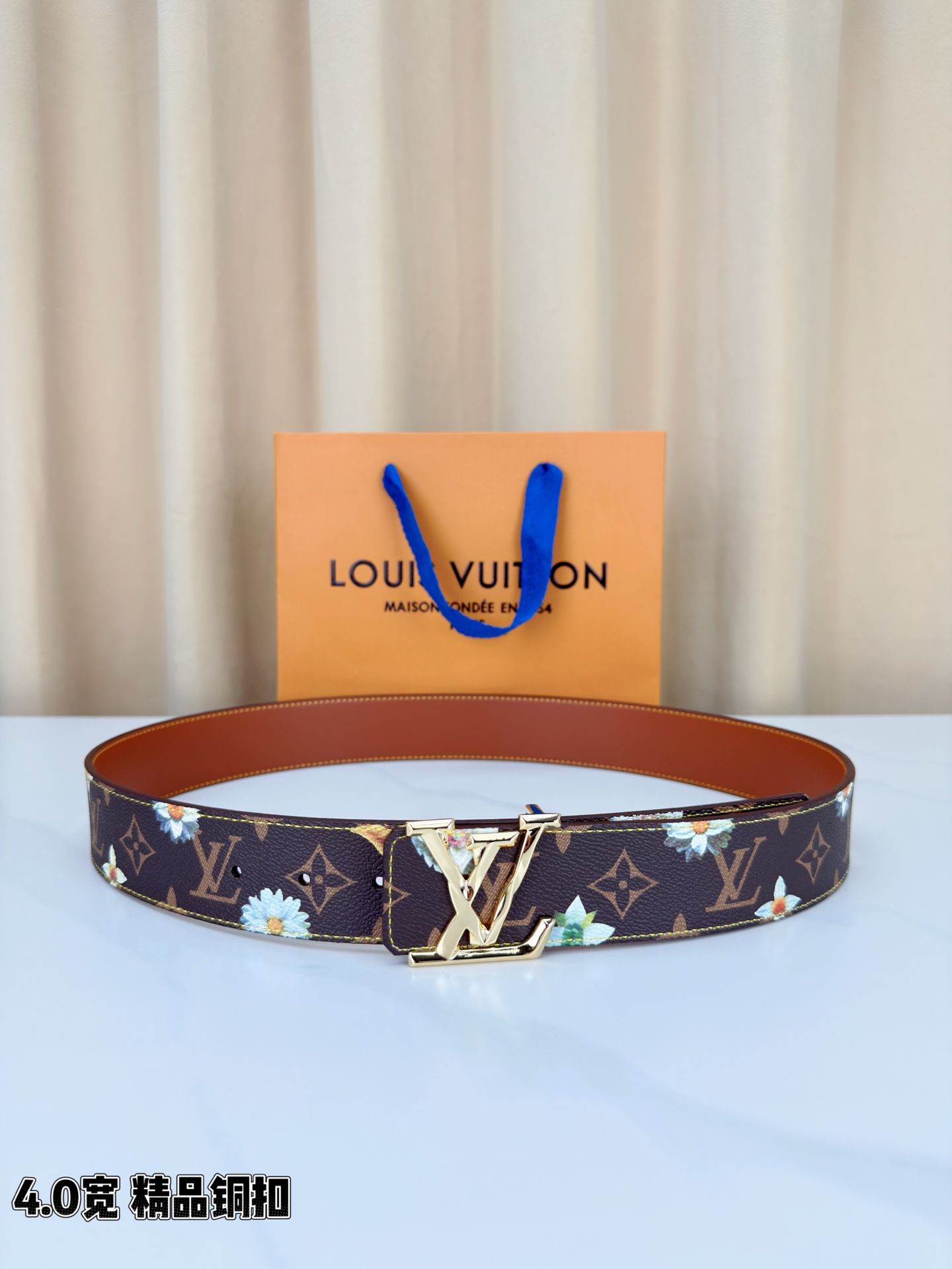 4.0宽 LV Initiales Monogram Flower 双面腰带以 Monogram 印花和