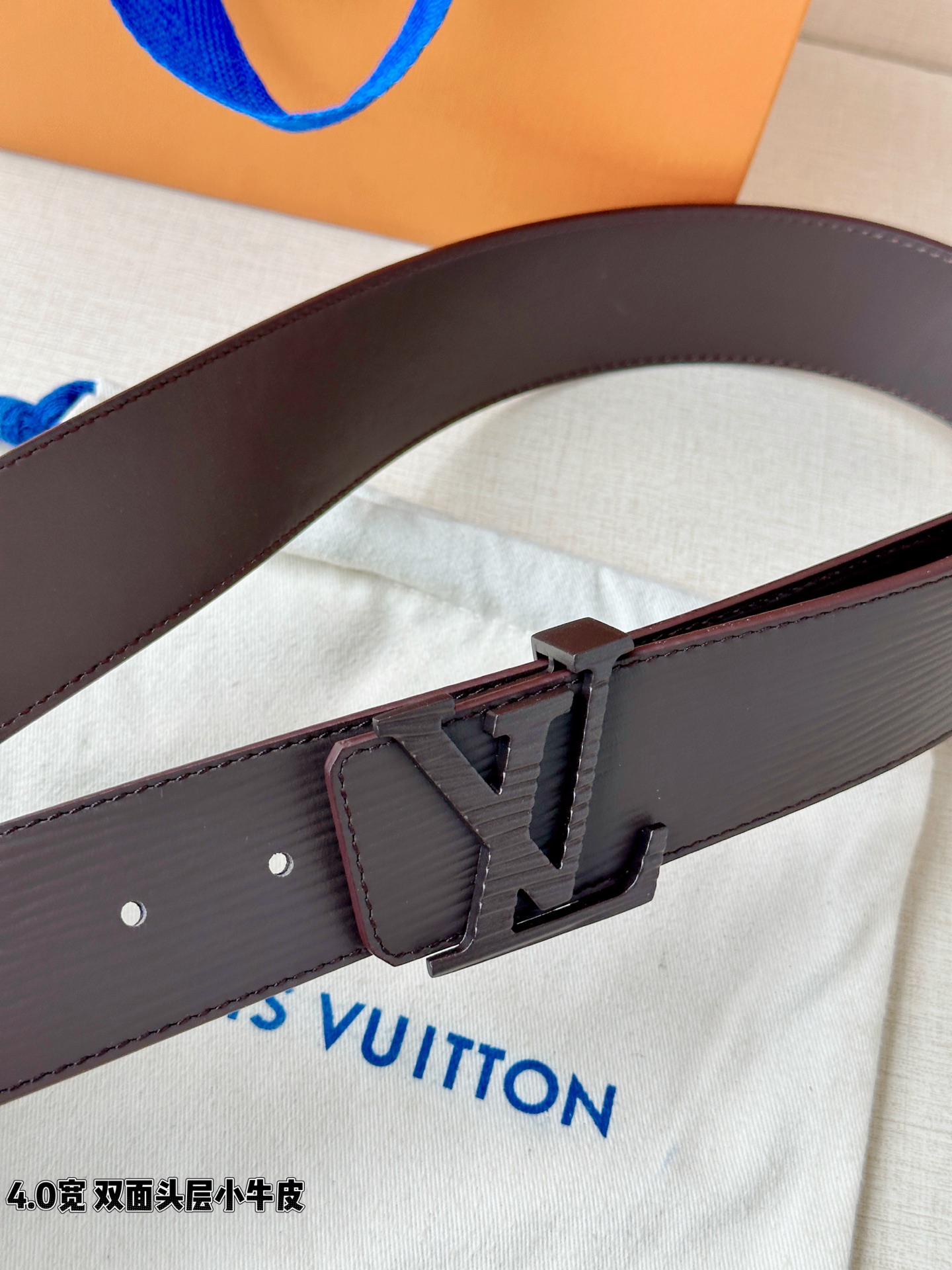 L0UIS VUITT0N （LV）男士专柜品质水波纹腰帶 寬度40毫米  配置精钢字母搭扣  扣头可随