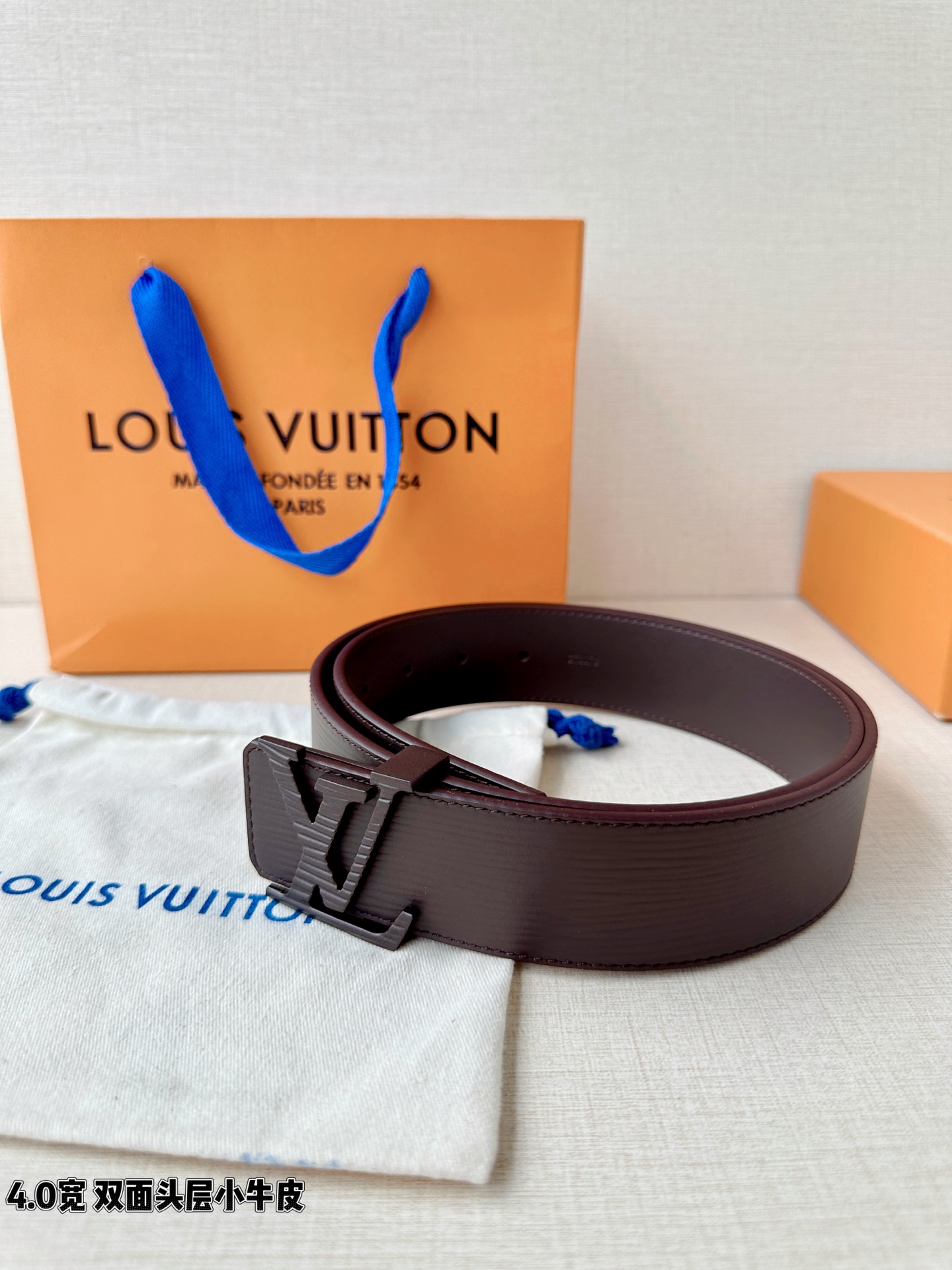 L0UIS VUITT0N （LV）男士专柜品质水波纹腰帶 寬度40毫米  配置精钢字母搭扣  扣头可随