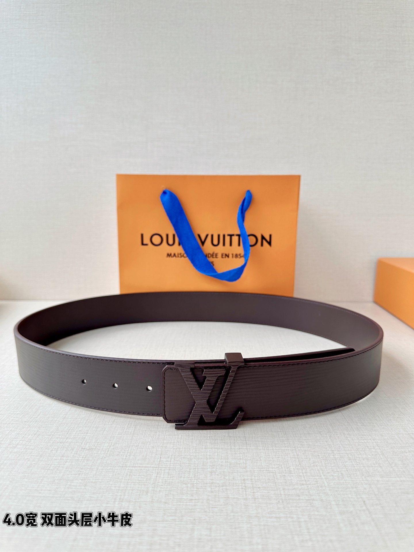 L0UIS VUITT0N （LV）男士专柜品质水波纹腰帶 寬度40毫米  配置精钢字母搭扣  扣头可随
