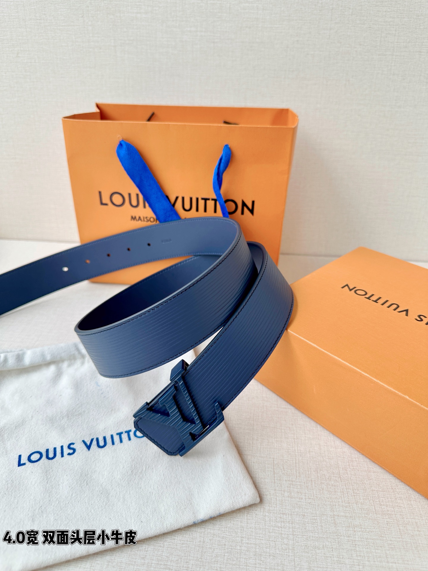 L0UIS VUITT0N （LV）男士专柜品质水波纹腰帶 寬度40毫米  配置精钢字母搭扣  扣头可随