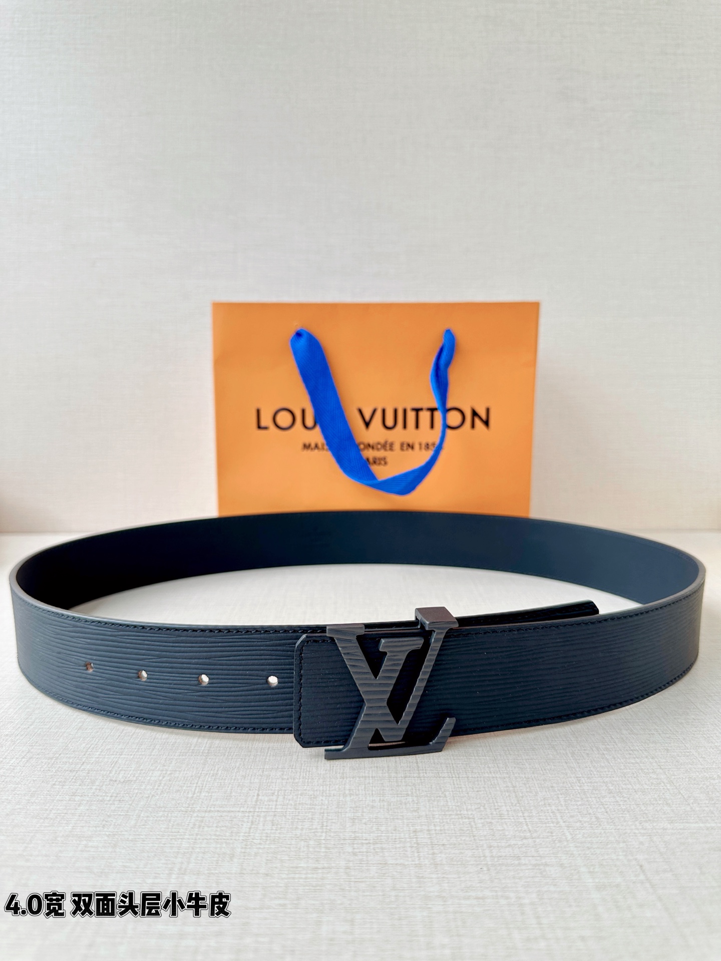 L0UIS VUITT0N （LV）男士专柜品质水波纹腰帶 寬度40毫米  配置精钢字母搭扣  扣头可随