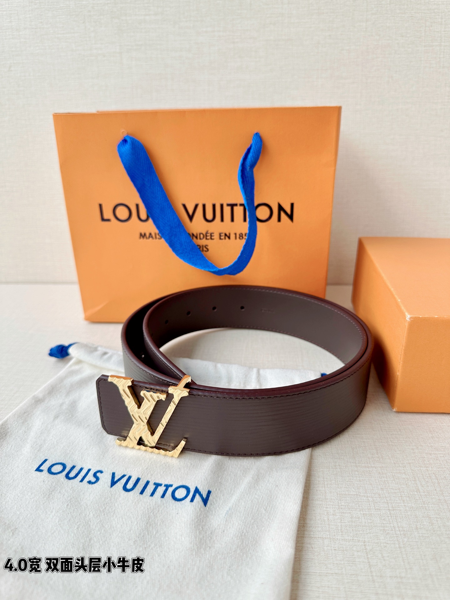 L0UIS VUITT0N （LV）男士专柜品质水波纹腰帶 寬度40毫米  配置精钢字母搭扣  扣头可随