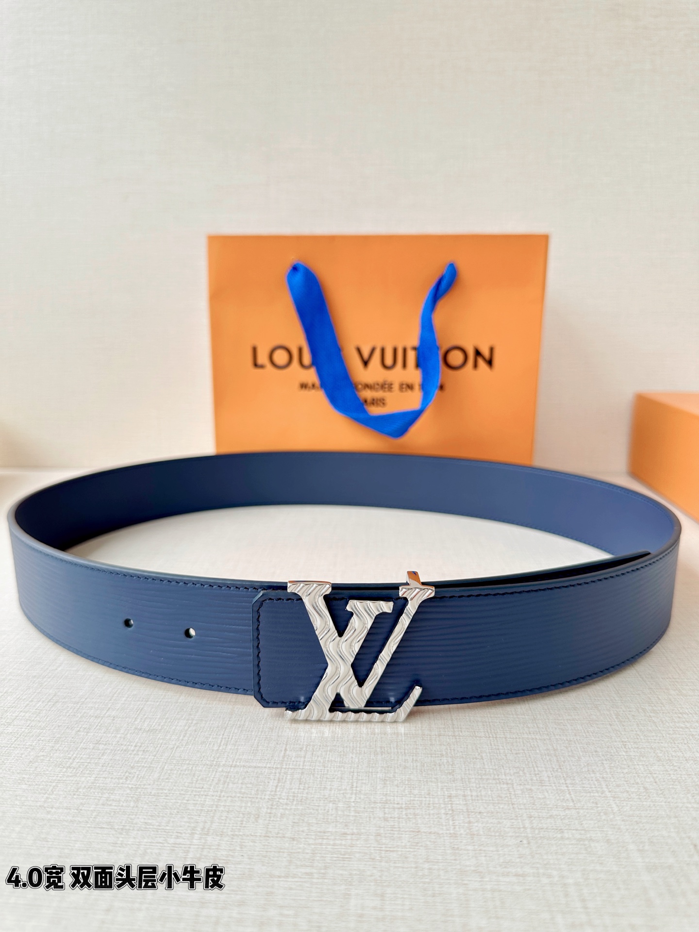 L0UIS VUITT0N （LV）男士专柜品质水波纹腰帶 寬度40毫米  配置精钢字母搭扣  扣头可随