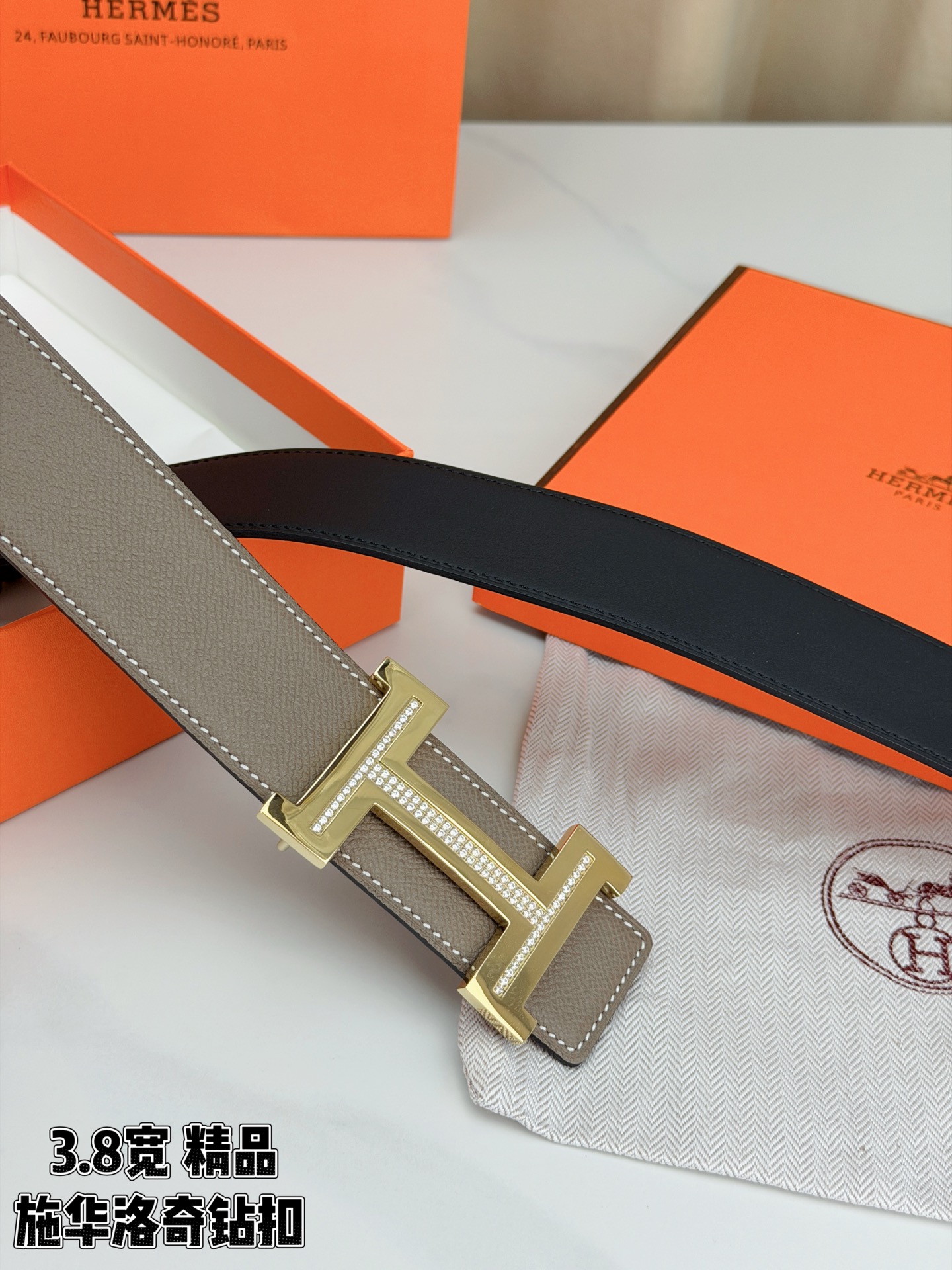 精品 HERMES 3.8cm宽腰带，精选头层牛皮，镶嵌施华洛奇水钻H扣，质感奢华。经典双面设计，百搭优