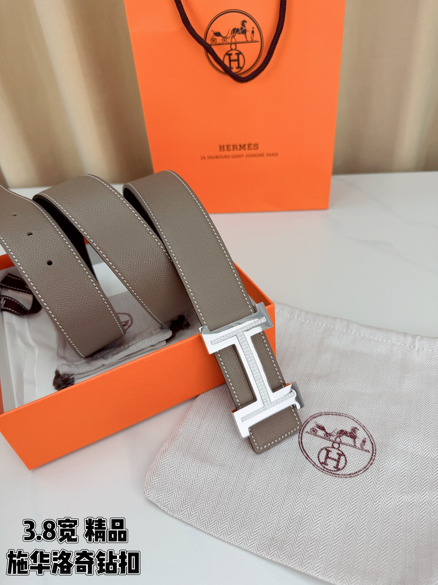 精品 HERMES 3.8cm宽腰带，精选头层牛皮，镶嵌施华洛奇水钻H扣，质感奢华。经典双面设计，百搭优