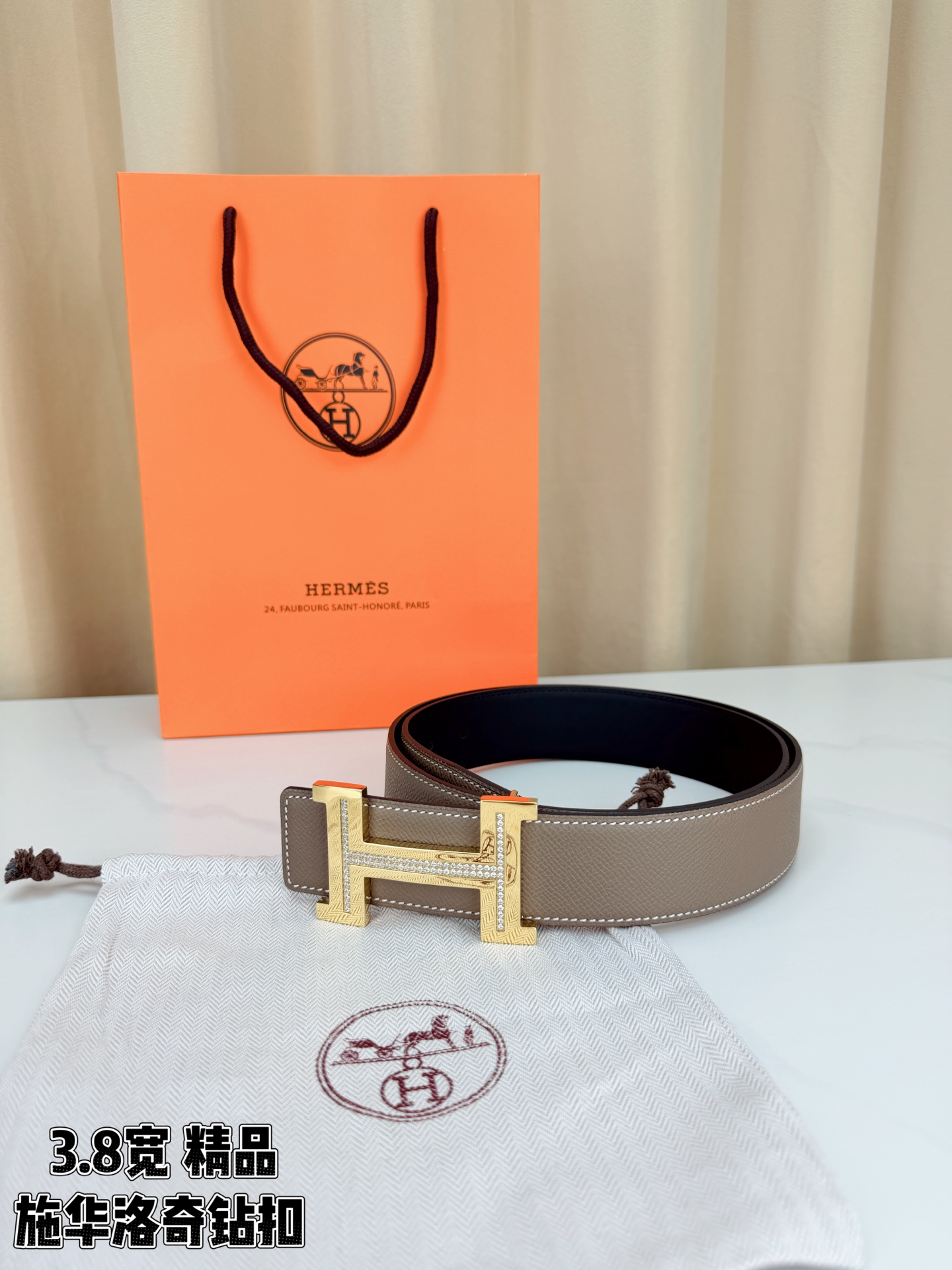 精品 HERMES 3.8cm宽腰带，精选头层牛皮，镶嵌施华洛奇水钻H扣，质感奢华。经典双面设计，百搭优