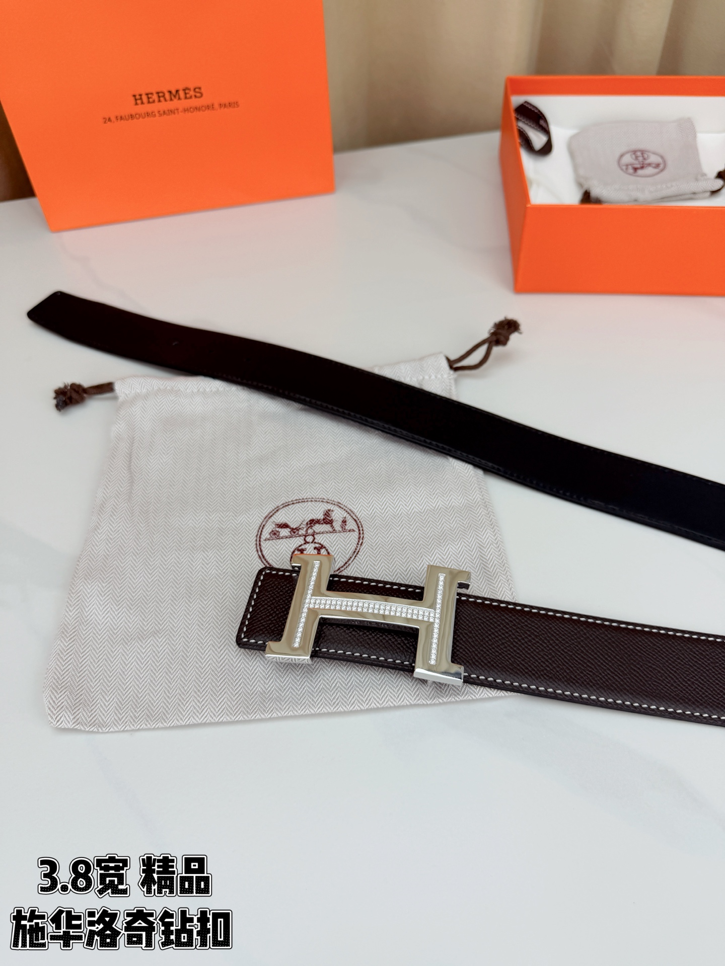 精品 HERMES 3.8cm宽腰带，精选头层牛皮，镶嵌施华洛奇水钻H扣，质感奢华。经典双面设计，百搭优