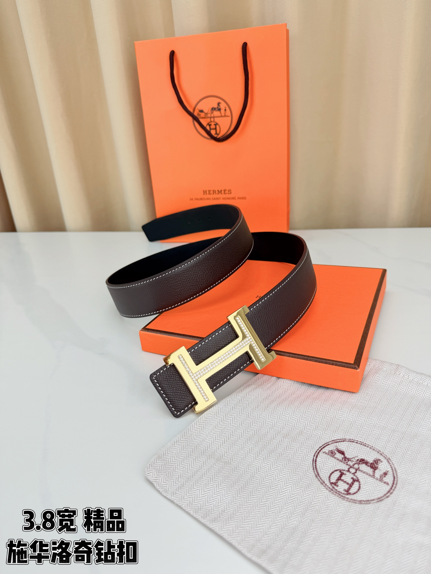 精品 HERMES 3.8cm宽腰带，精选头层牛皮，镶嵌施华洛奇水钻H扣，质感奢华。经典双面设计，百搭优