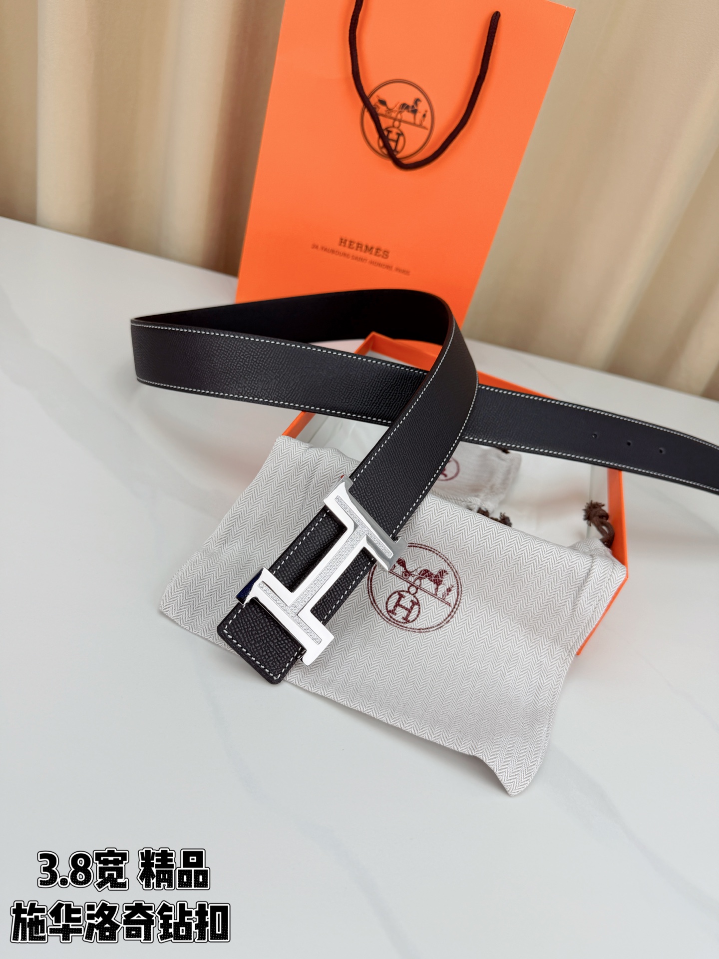 精品 HERMES 3.8cm宽腰带，精选头层牛皮，镶嵌施华洛奇水钻H扣，质感奢华。经典双面设计，百搭优