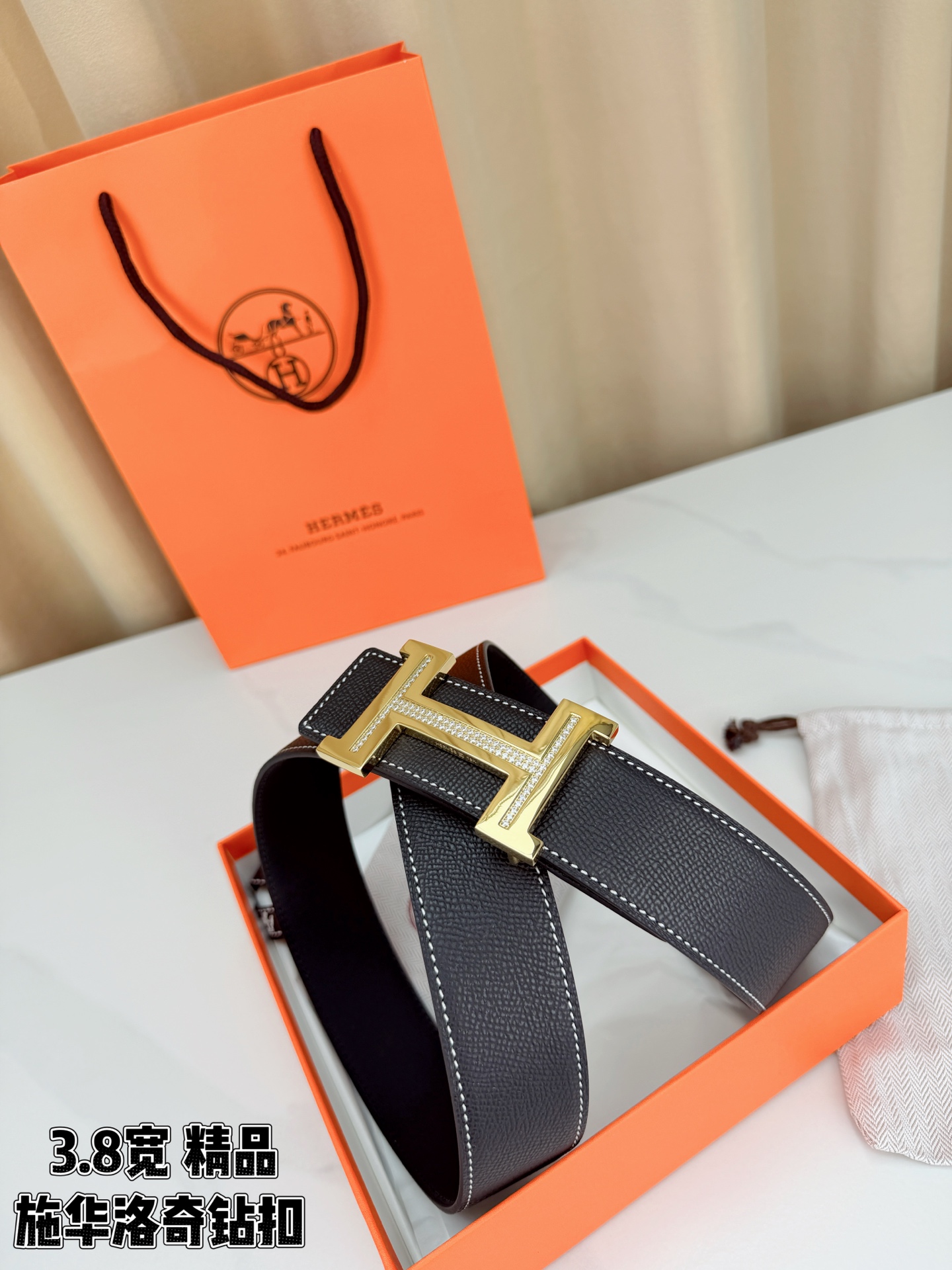 精品 HERMES 3.8cm宽腰带，精选头层牛皮，镶嵌施华洛奇水钻H扣，质感奢华。经典双面设计，百搭优